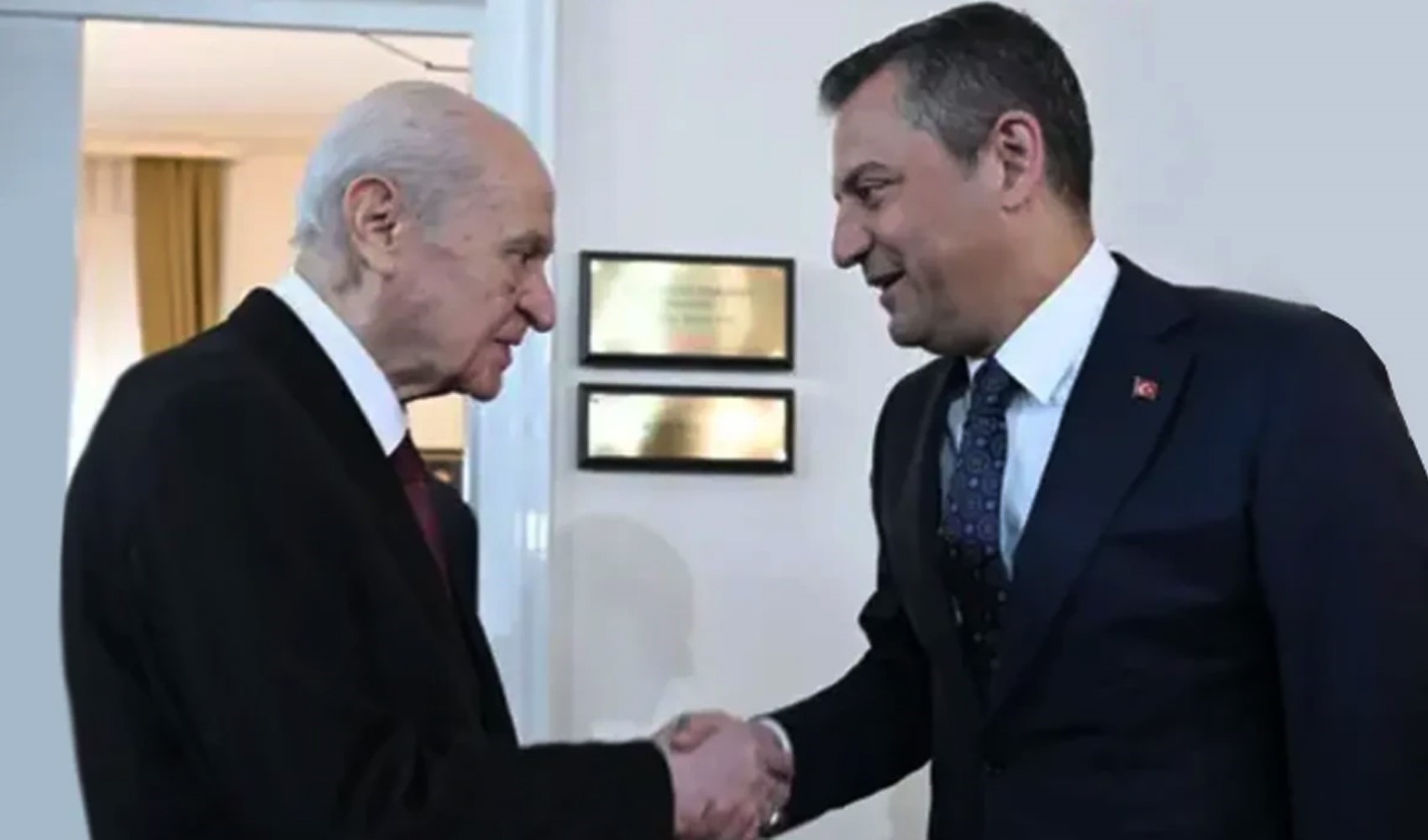 Bahçeli'den Özel'e telefon