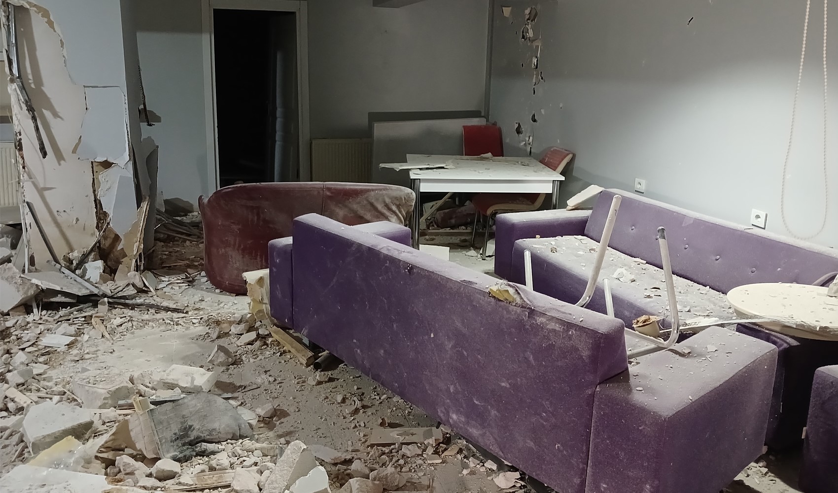 Kız yurdunda korkutan patlama: Öğrenciler otele yerleştirildi