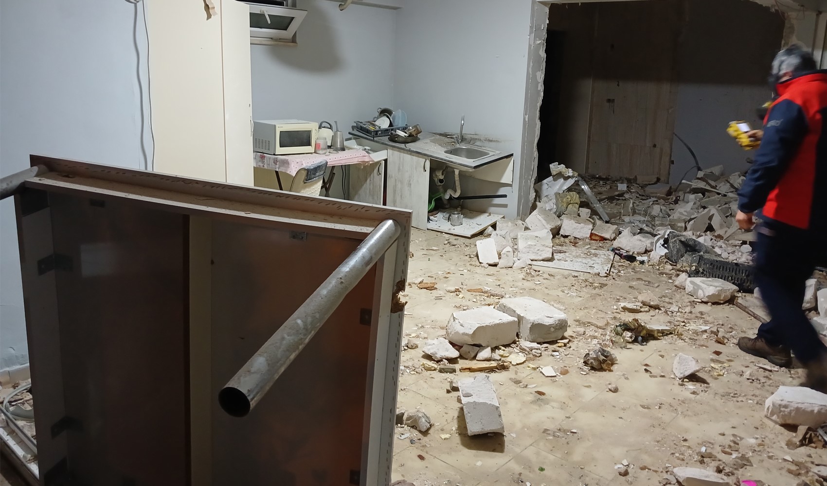 Kız yurdunda korkutan patlama: Öğrenciler otele yerleştirildi