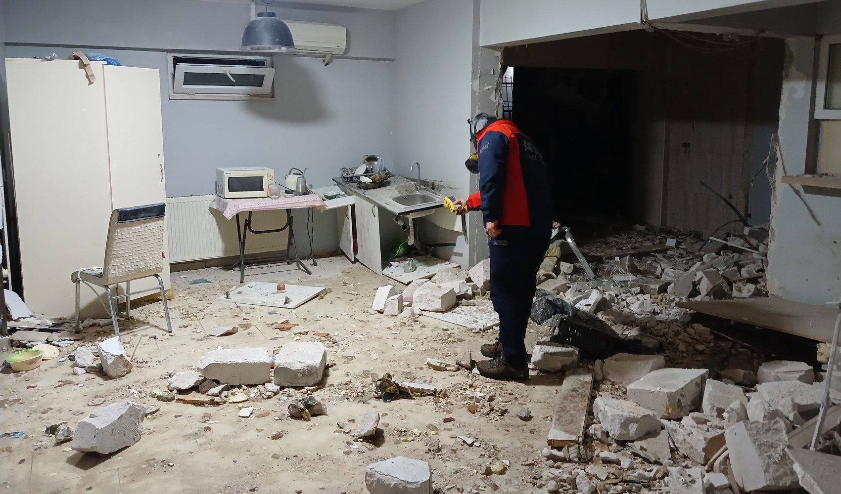 Kız yurdunda korkutan patlama: Öğrenciler otele yerleştirildi