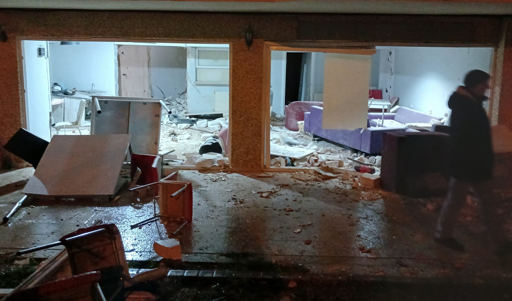 Kız yurdunda korkutan patlama: Öğrenciler otele yerleştirildi