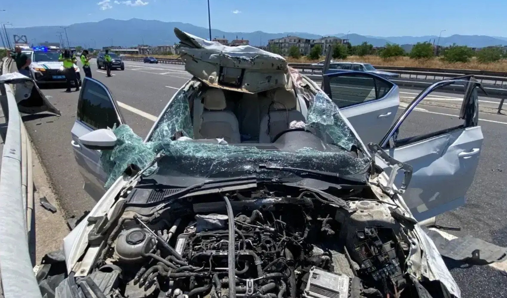 TEM Otoyolu’nda feci kaza: 2 TIR çarpıştı, İstanbul yönü trafiğe kapandı
