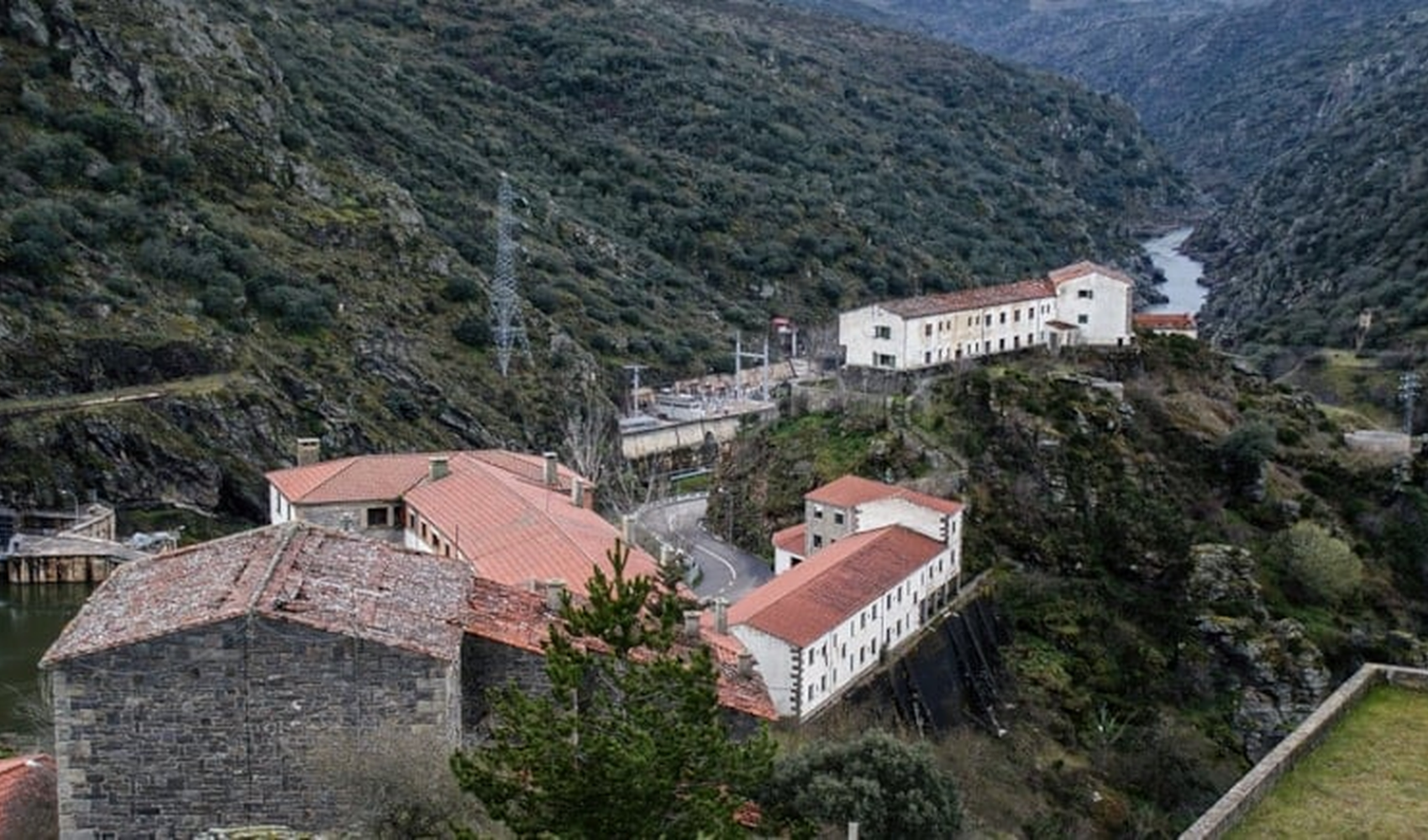 İstanbul’daki bir daire fiyatına İspanya’da köy satıldı