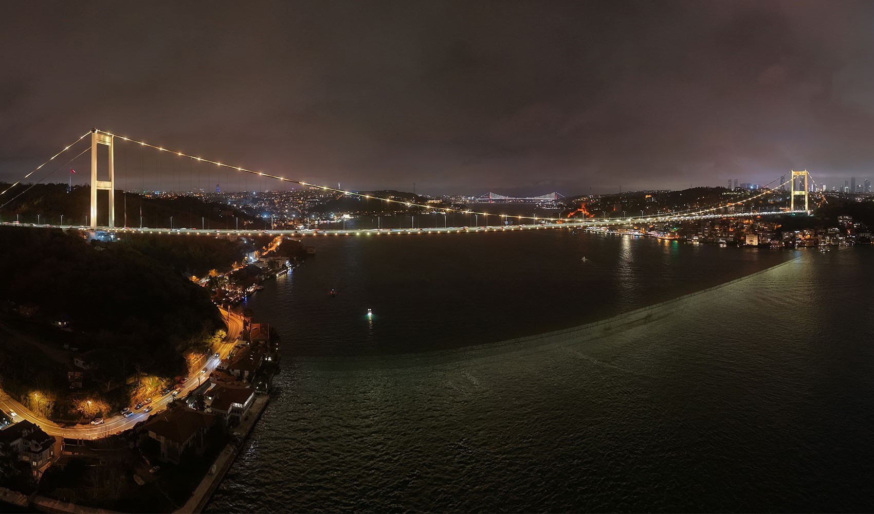 Fatih Sultan Mehmet Köprüsü kanser hastası çocuklar için sarıya büründü