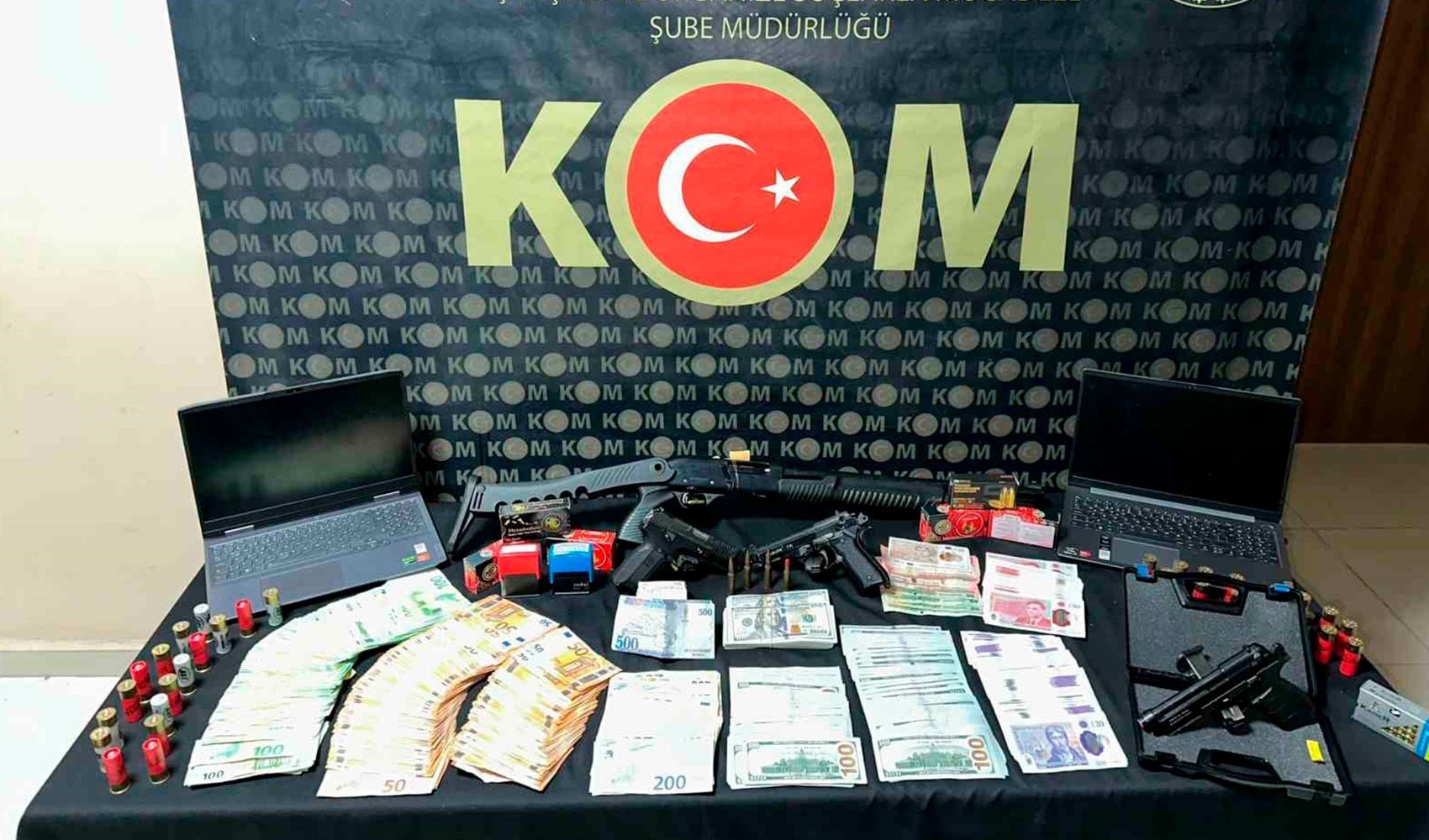 Gümrük kapısında rüşvet ağı kuran çete çökertildi!