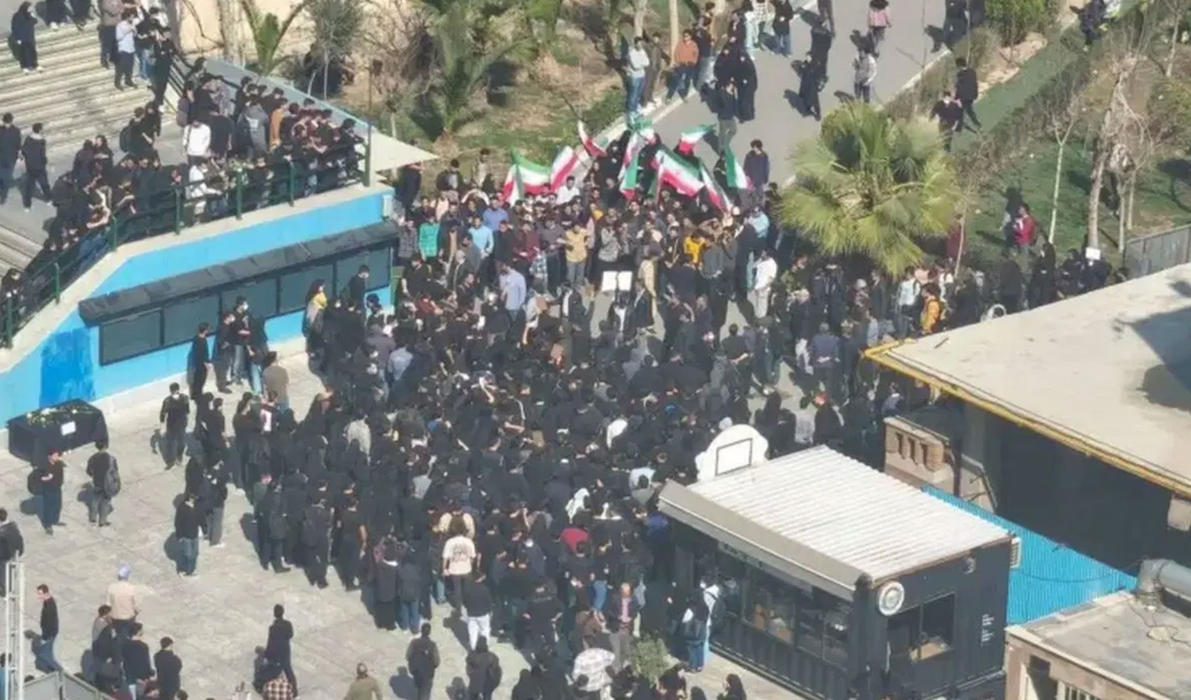 İran’dan 'Öğrencileri dinlemeye hazırız' açıklaması