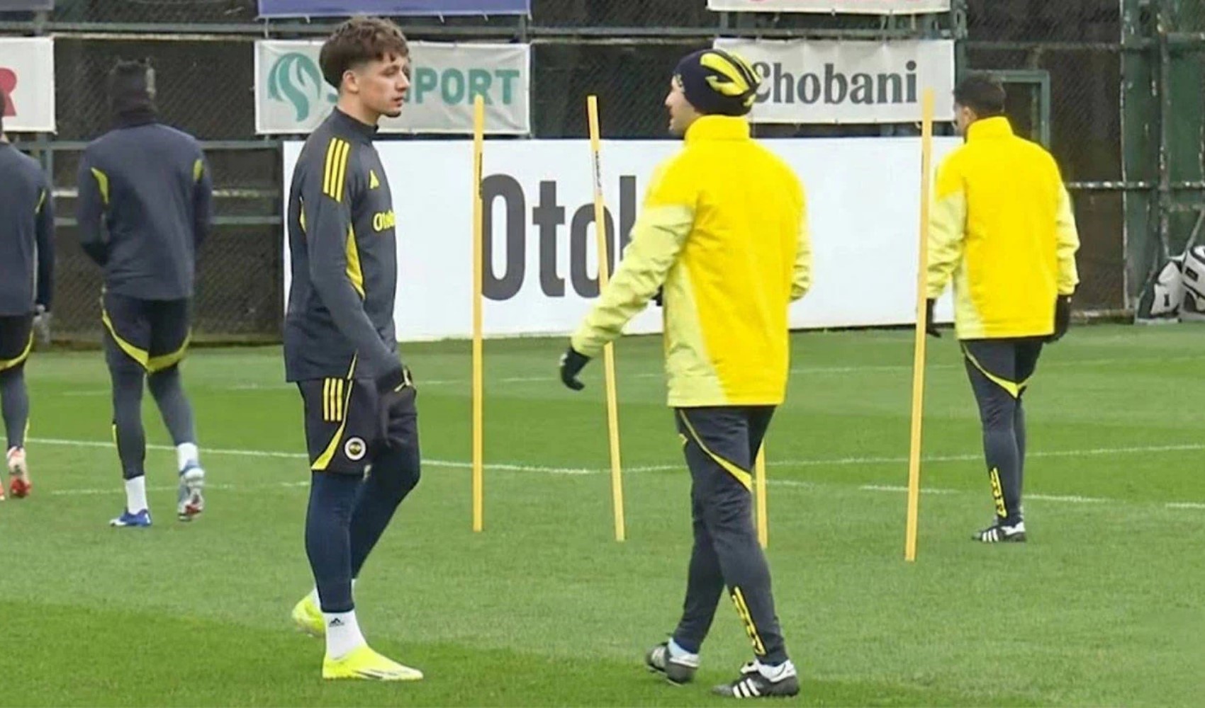 Hakan Çağrı Balta Fenerbahçe ile ilk idmanına çıktı