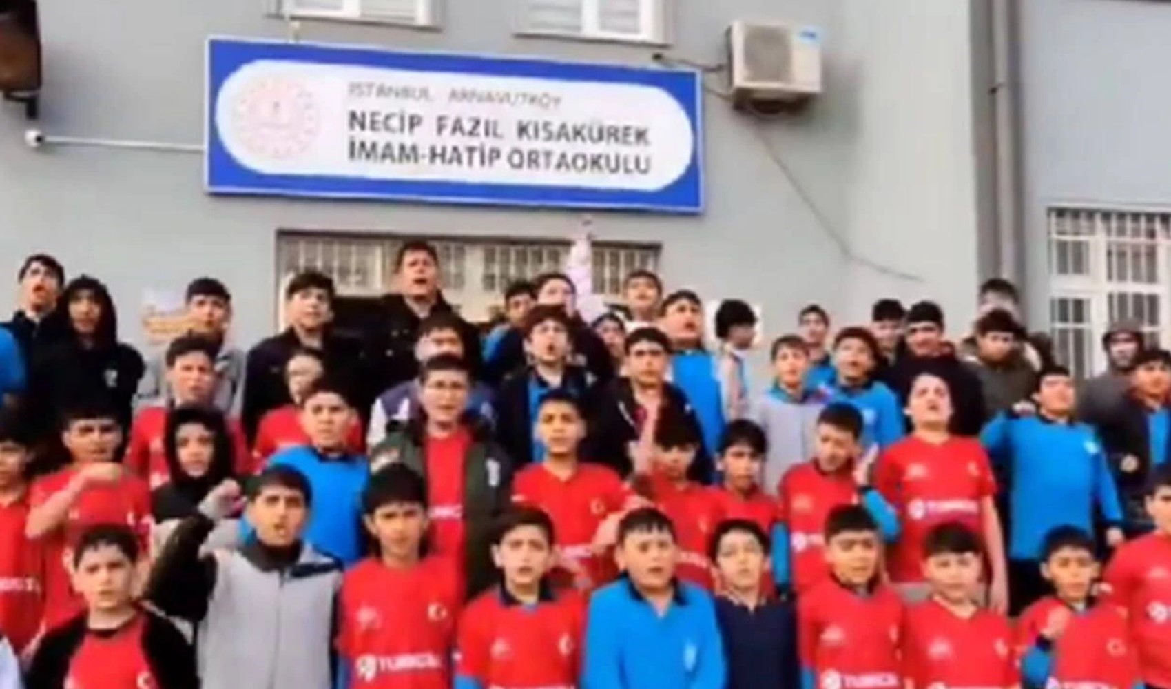 İstanbul'daki okulda 'selefi yemin' skandalı...