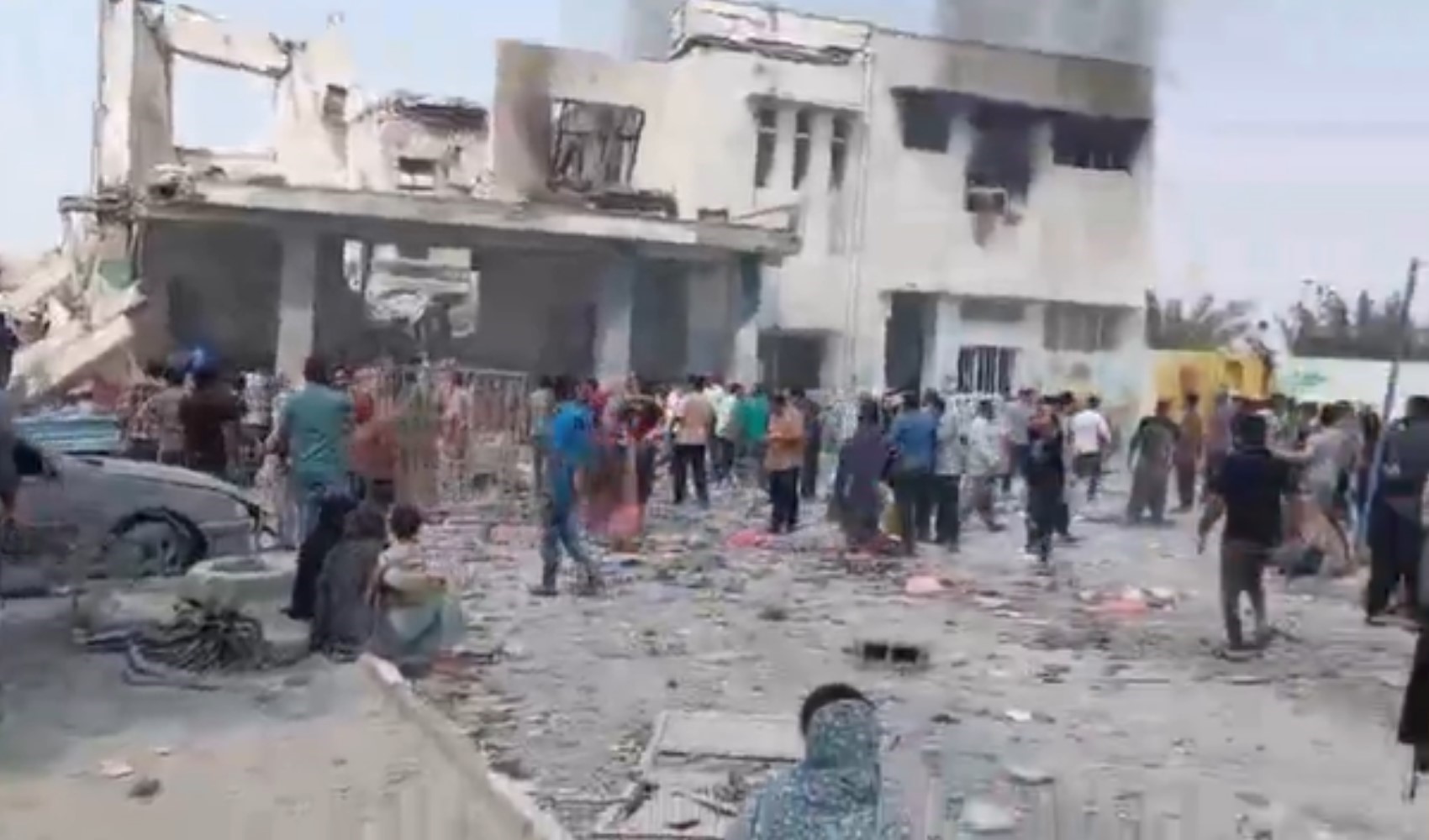 Son Dakika... İsrail'in okul saldırısından ilk görüntüler!