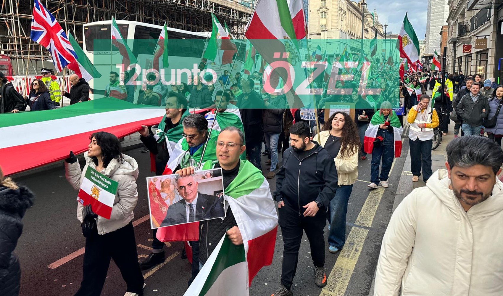 İranlı muhalifler, Londra'da Şah Pehlevi için yürüdü