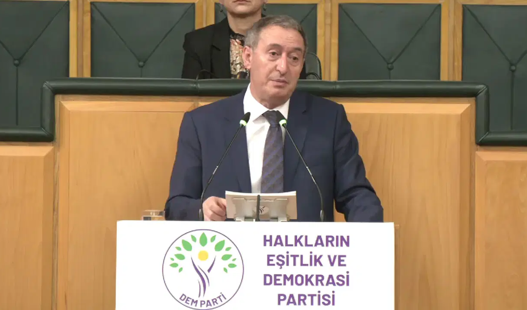 Tuncer Bakırhan iktidarı işaret etti: 'Bahçeli'nin umut hakkı çağrısına cevap vermeli'