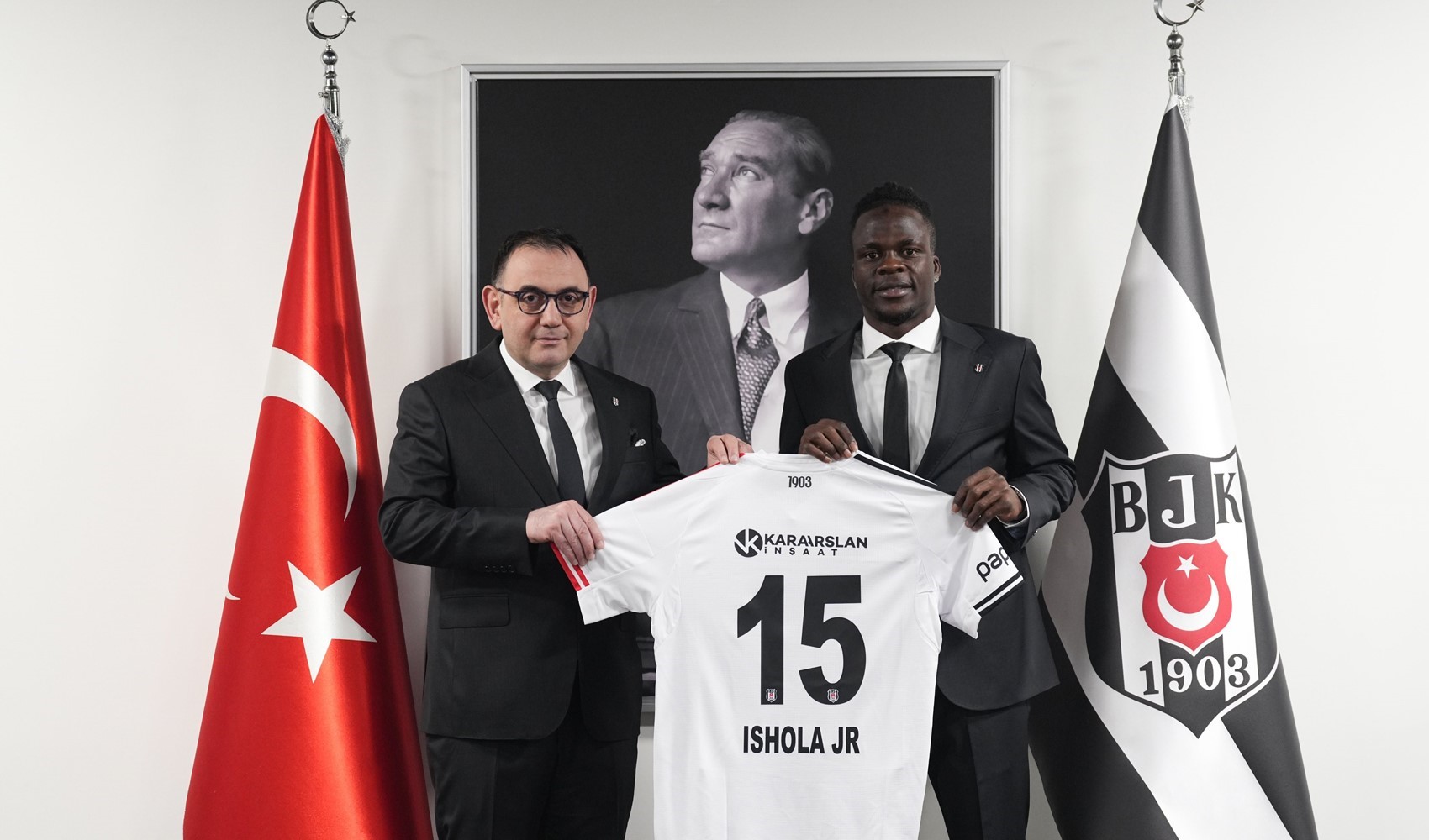 Beşiktaş, Junior Olaitan'a imzayı attırdı