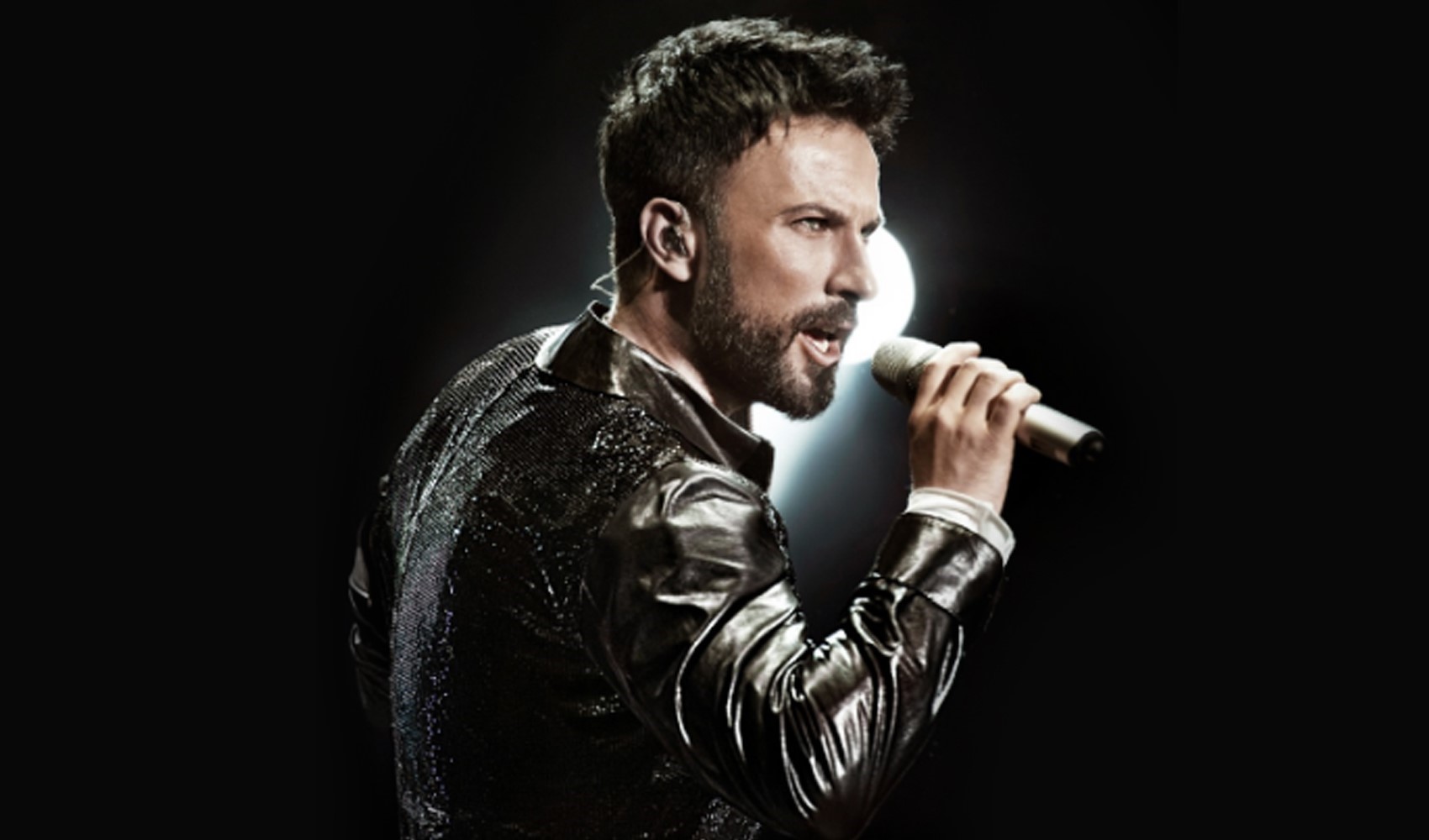 Tarkan son konserinde Manifest kızlarına seslendi