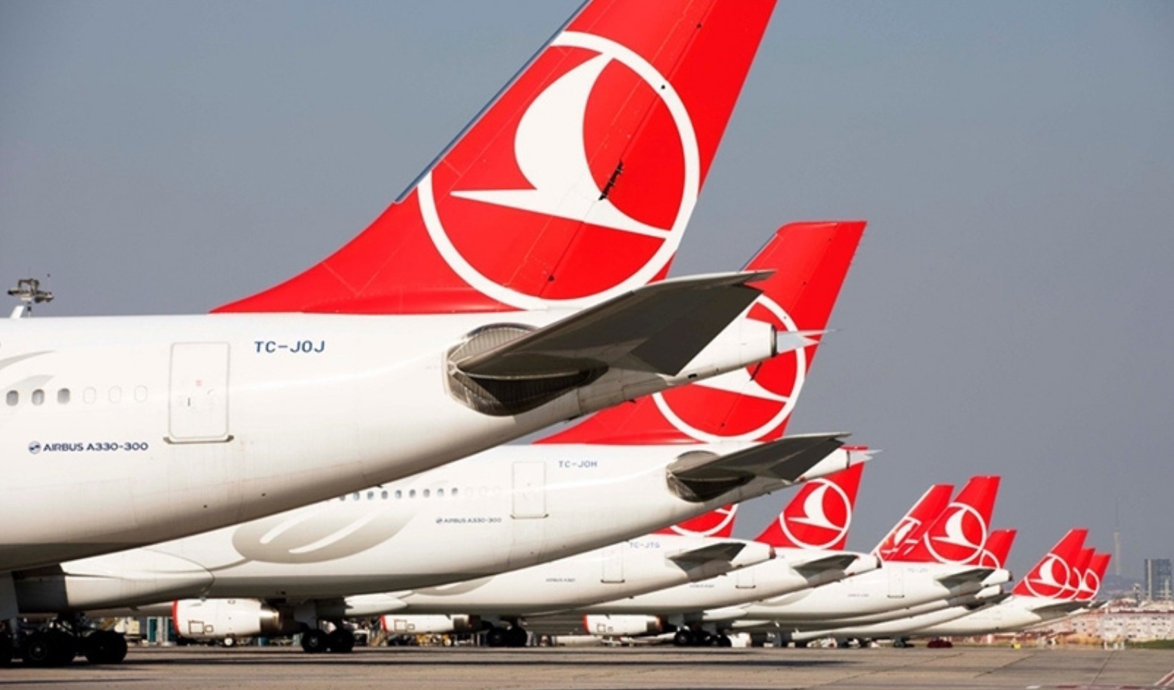 İstanbul seferindeki yolcu uçağında motor arızası