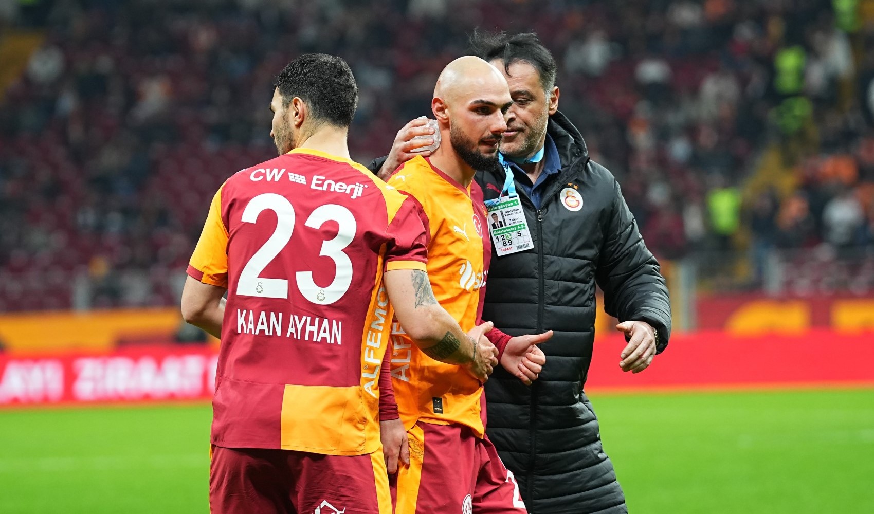 Ahmed Kutucu ile İsa Doğan kafa kafaya çarpıştı