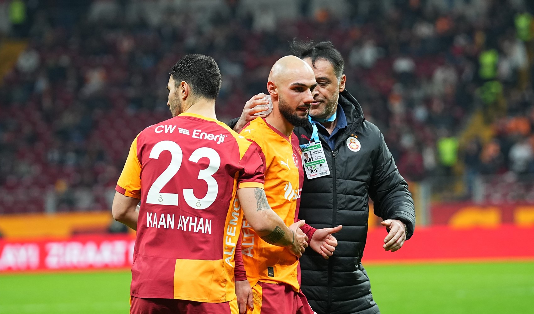 Ahmed Kutucu ile İsa Doğan kafa kafaya çarpıştı