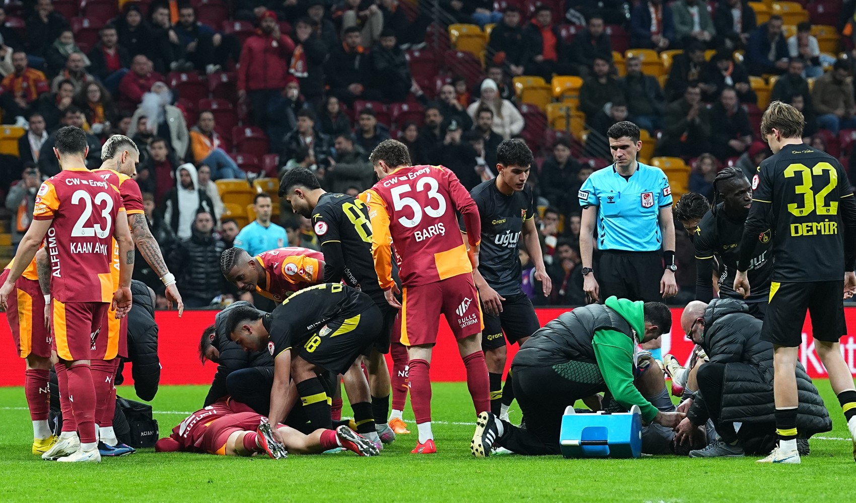 Ahmed Kutucu ile İsa Doğan kafa kafaya çarpıştı