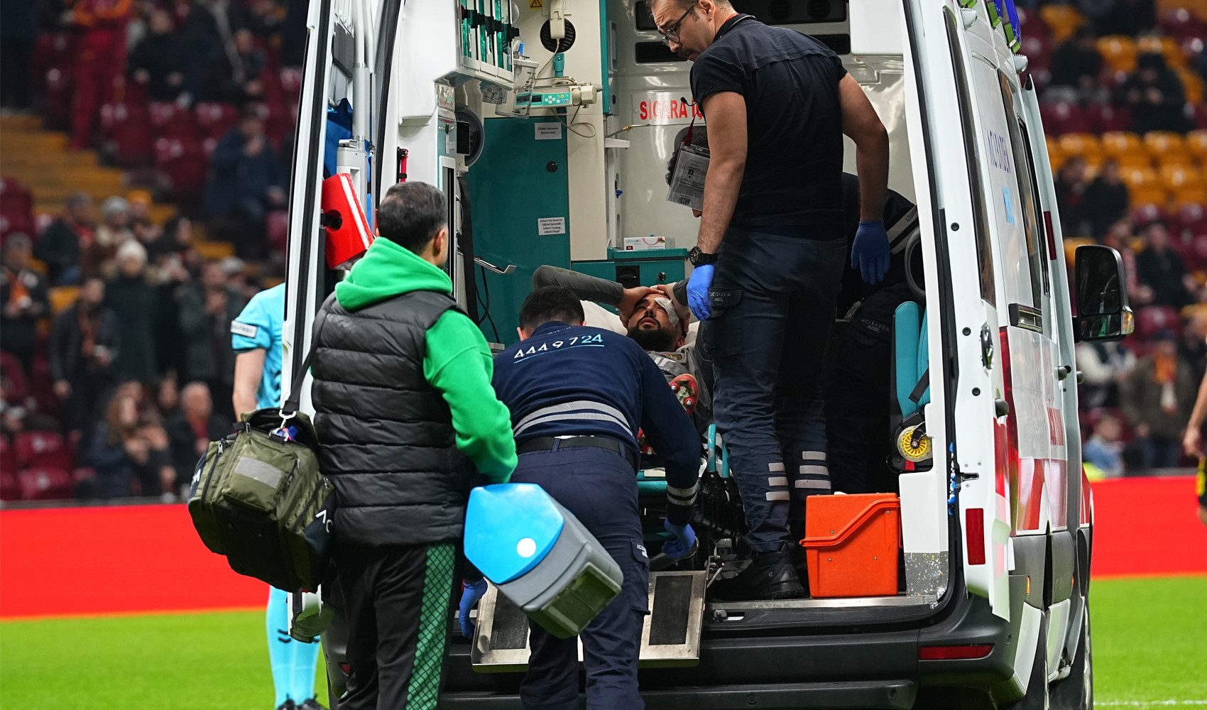 Ahmed Kutucu ile İsa Doğan kafa kafaya çarpıştı