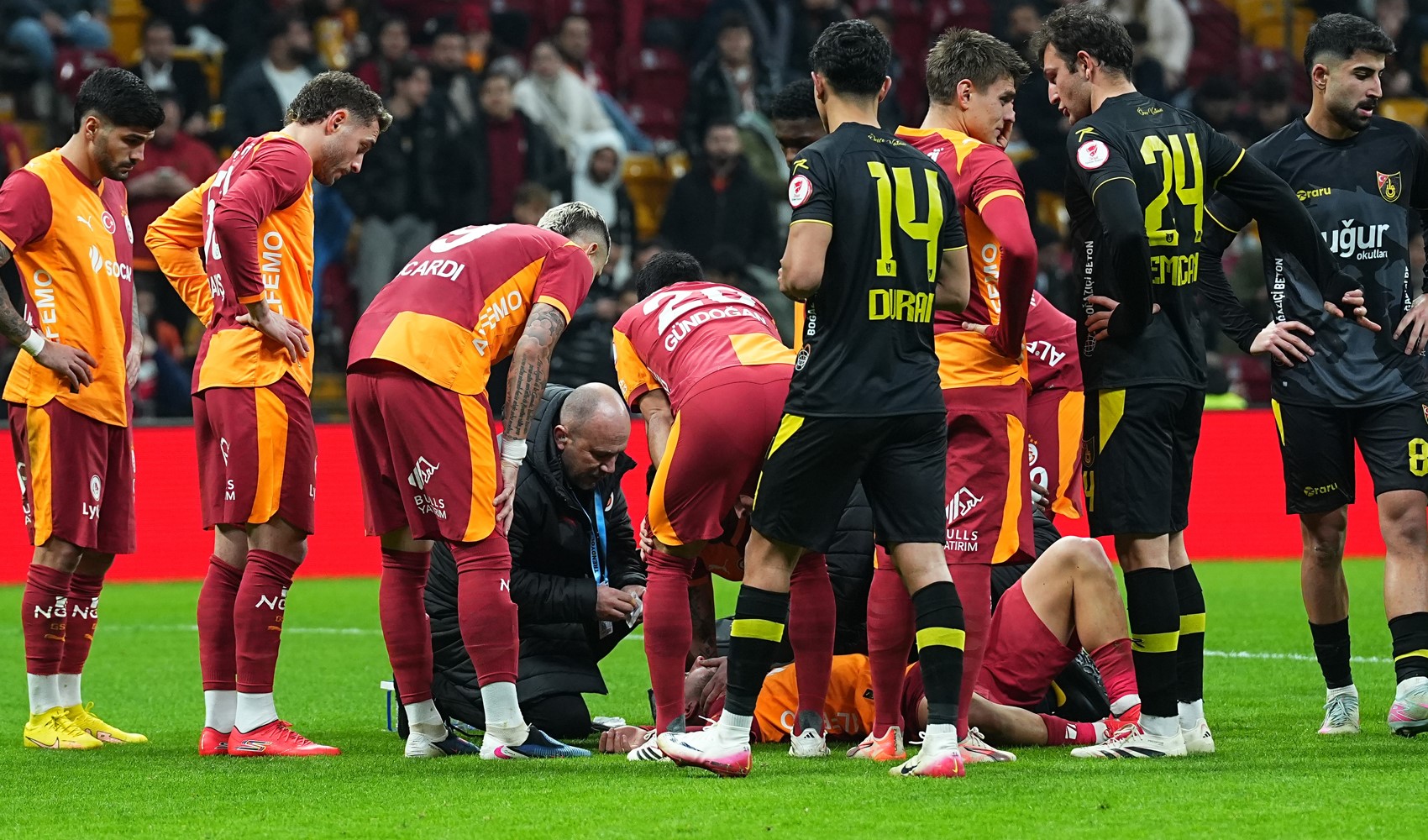 Ahmed Kutucu ile İsa Doğan kafa kafaya çarpıştı