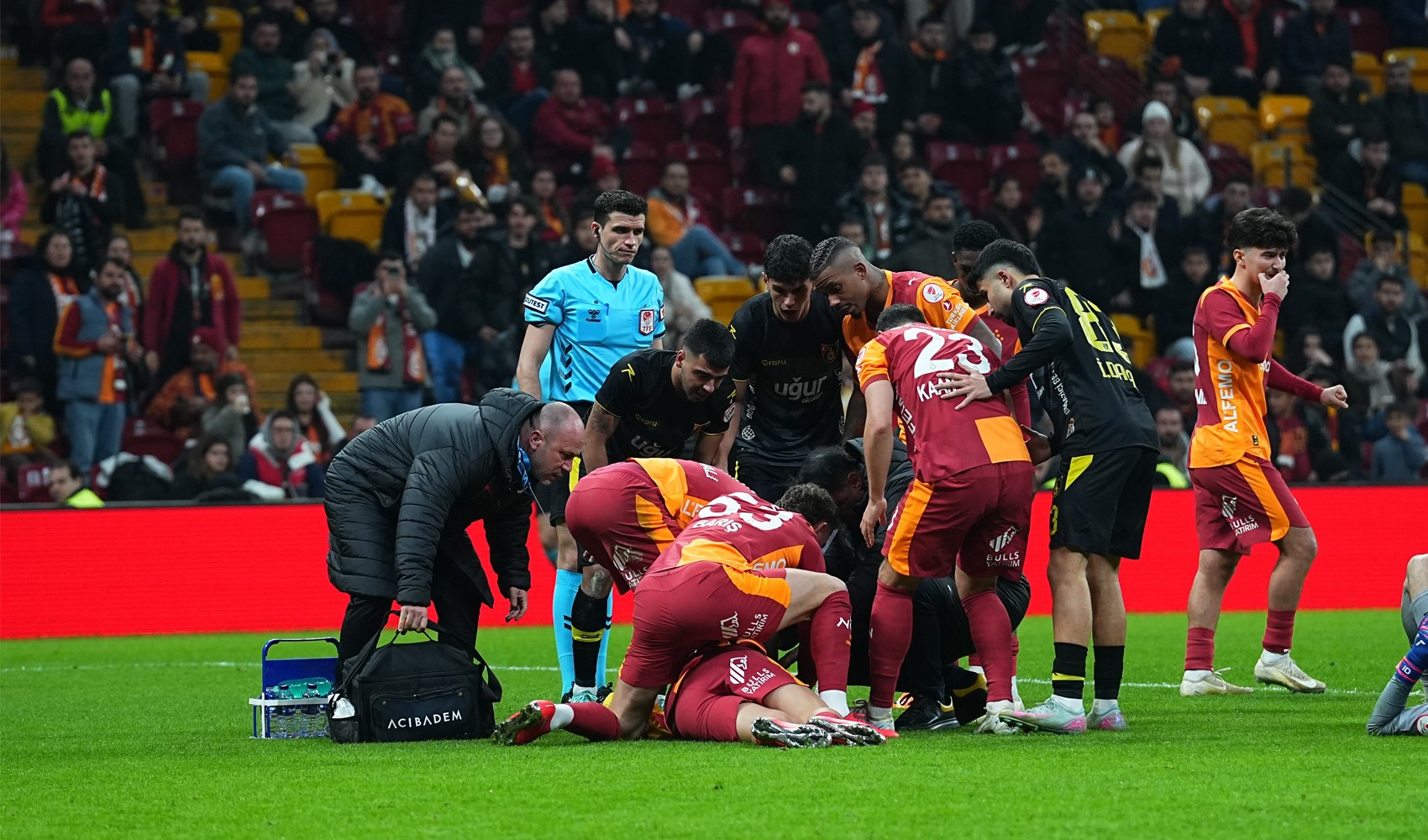 Ahmed Kutucu ile İsa Doğan kafa kafaya çarpıştı