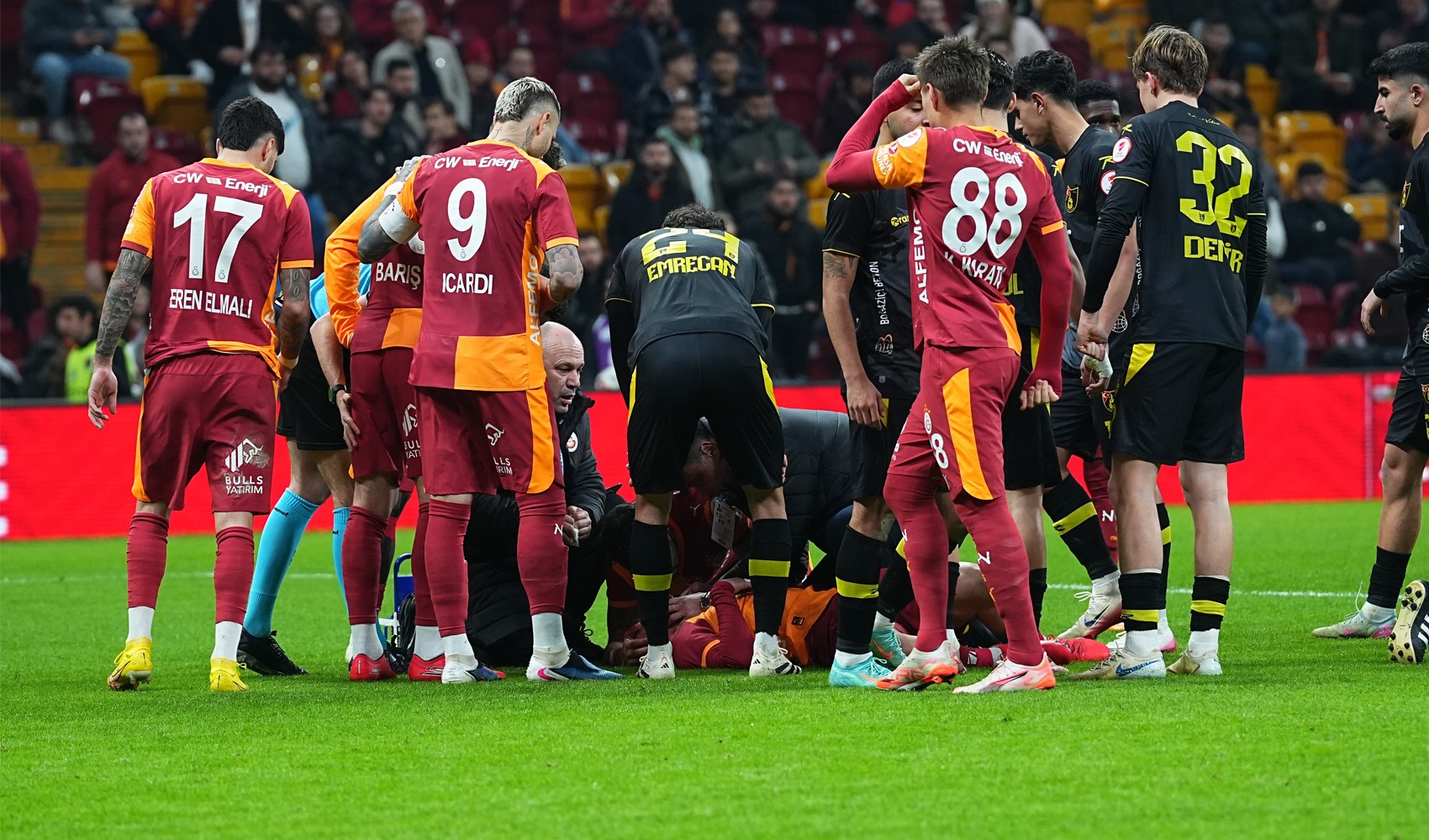 Ahmed Kutucu ile İsa Doğan kafa kafaya çarpıştı