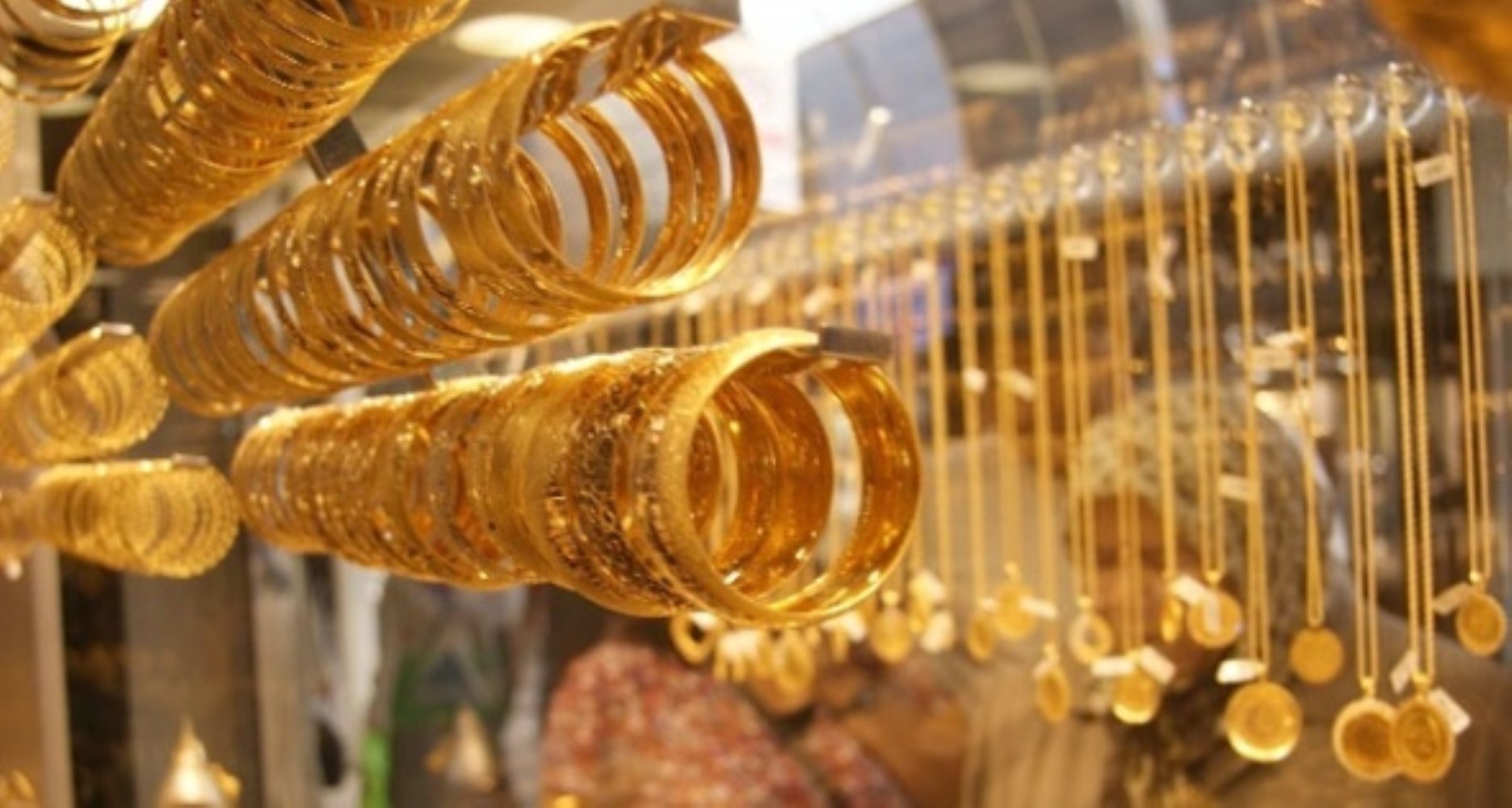 Altını yeni yılda neler bekliyor? 'Altın vuruşu' riskine dikkat!