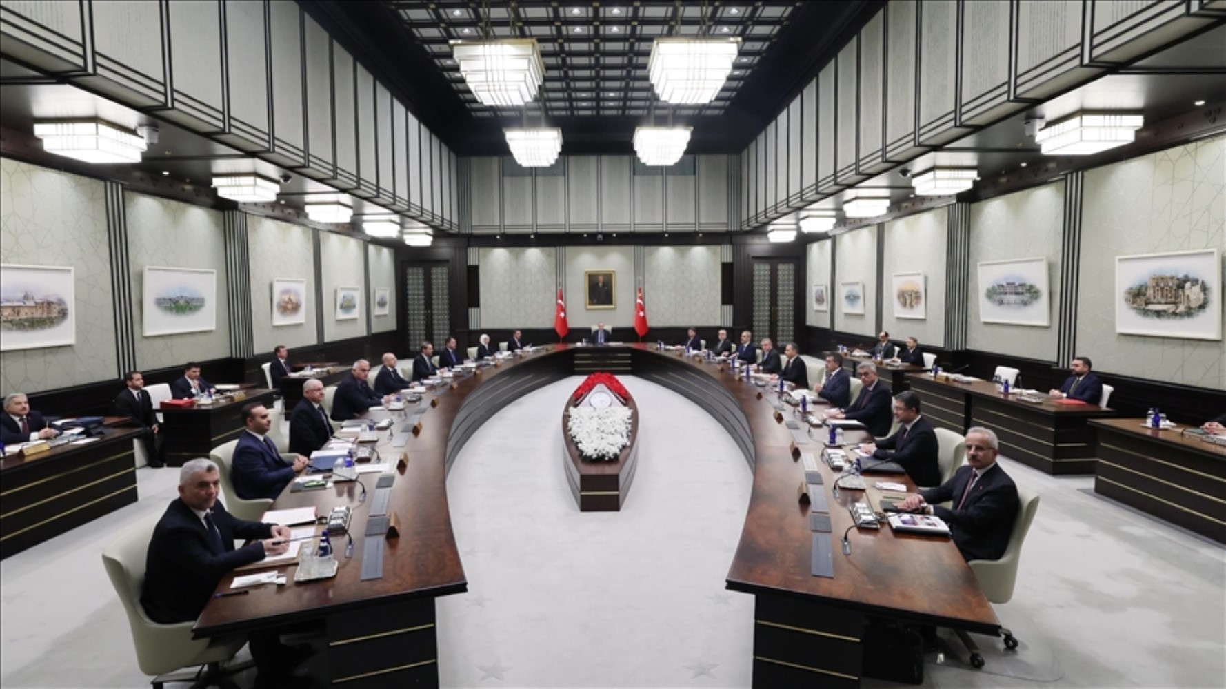 Kabinede gelen gidene arattı: AKP kulislerinde 'Liyakatsizlik' krizi