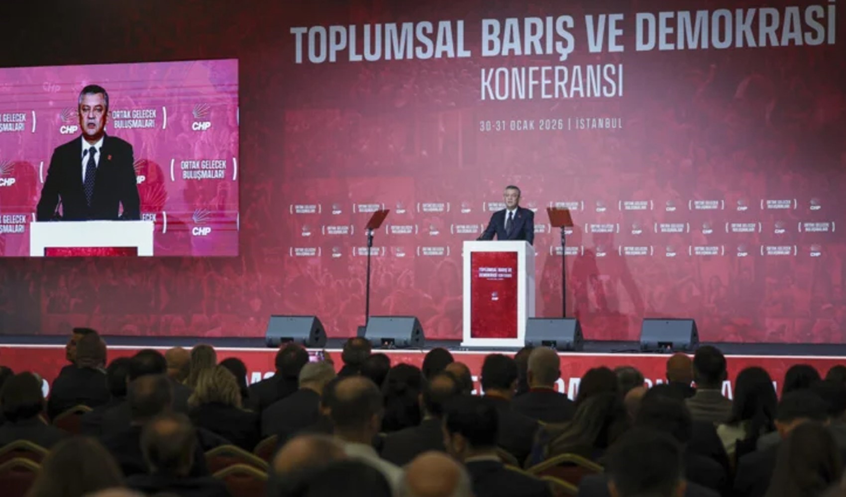 'Demokrasi ve toplumsal barış konferası'nda toprak devrimi konusu işlendi mi?