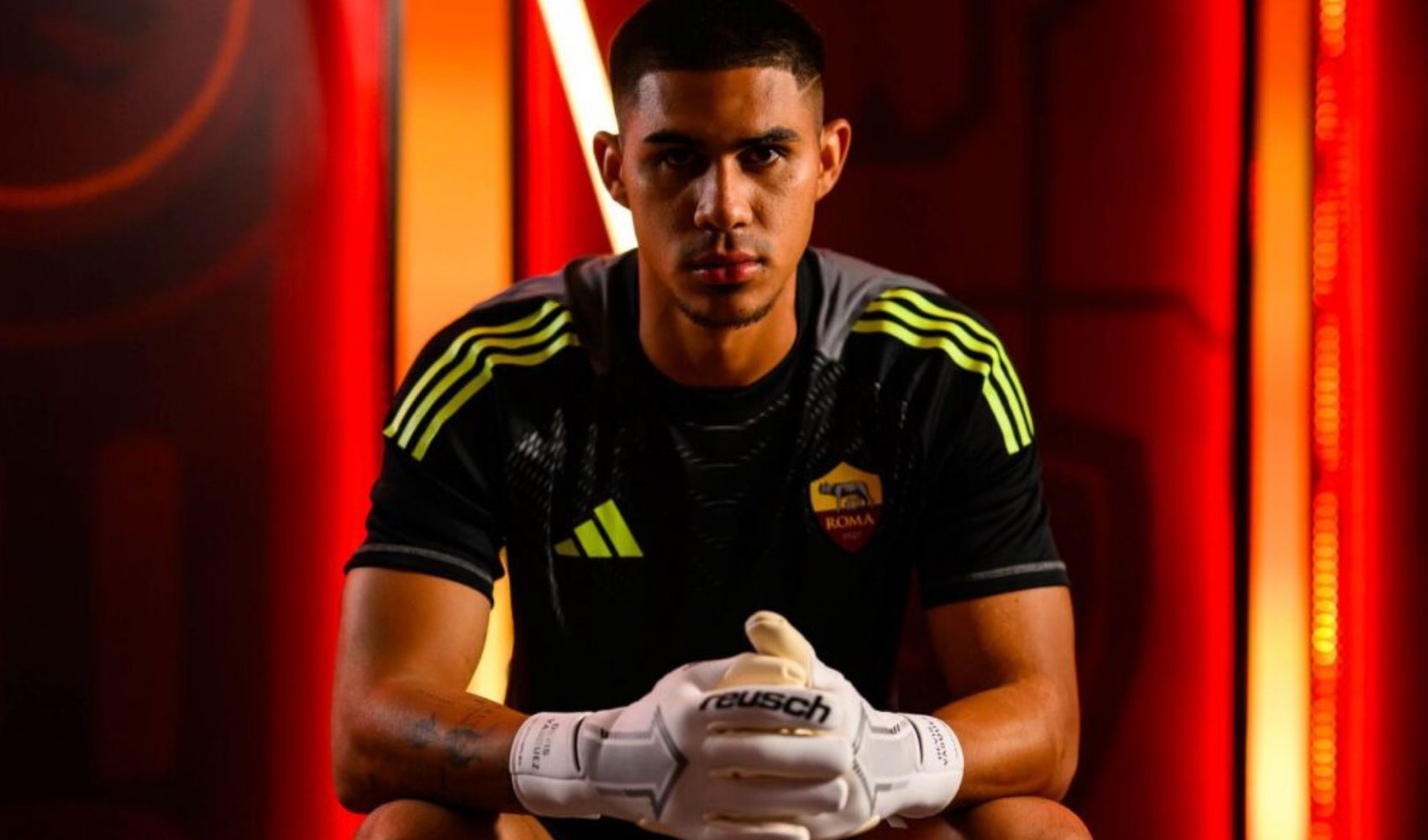 Siyah beyazlılar yeni kalecisini İtalya'dan buldu