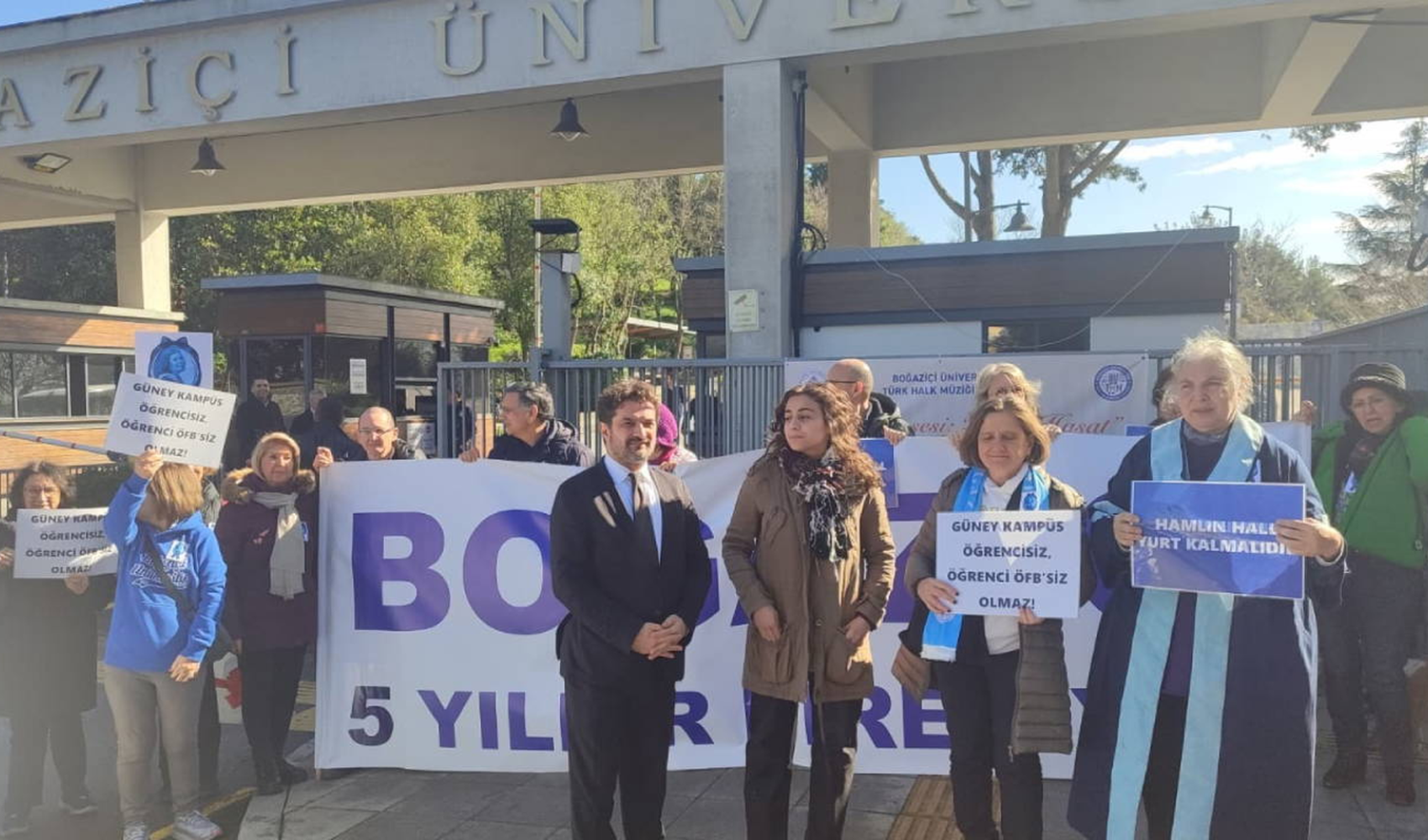 Boğaziçi Üniversitesi'nde kulüp odaları tahliye ediliyor