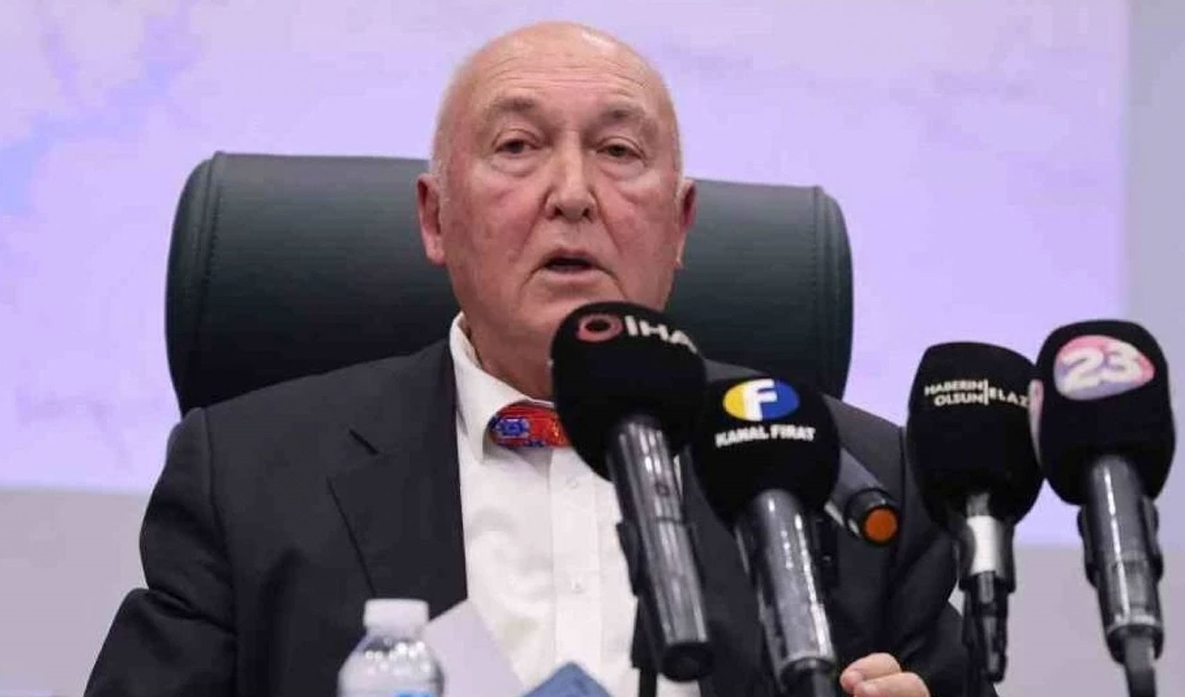 Ahmet Ercan'dan Erzincan'daki deprem sonrası ilk açıklama