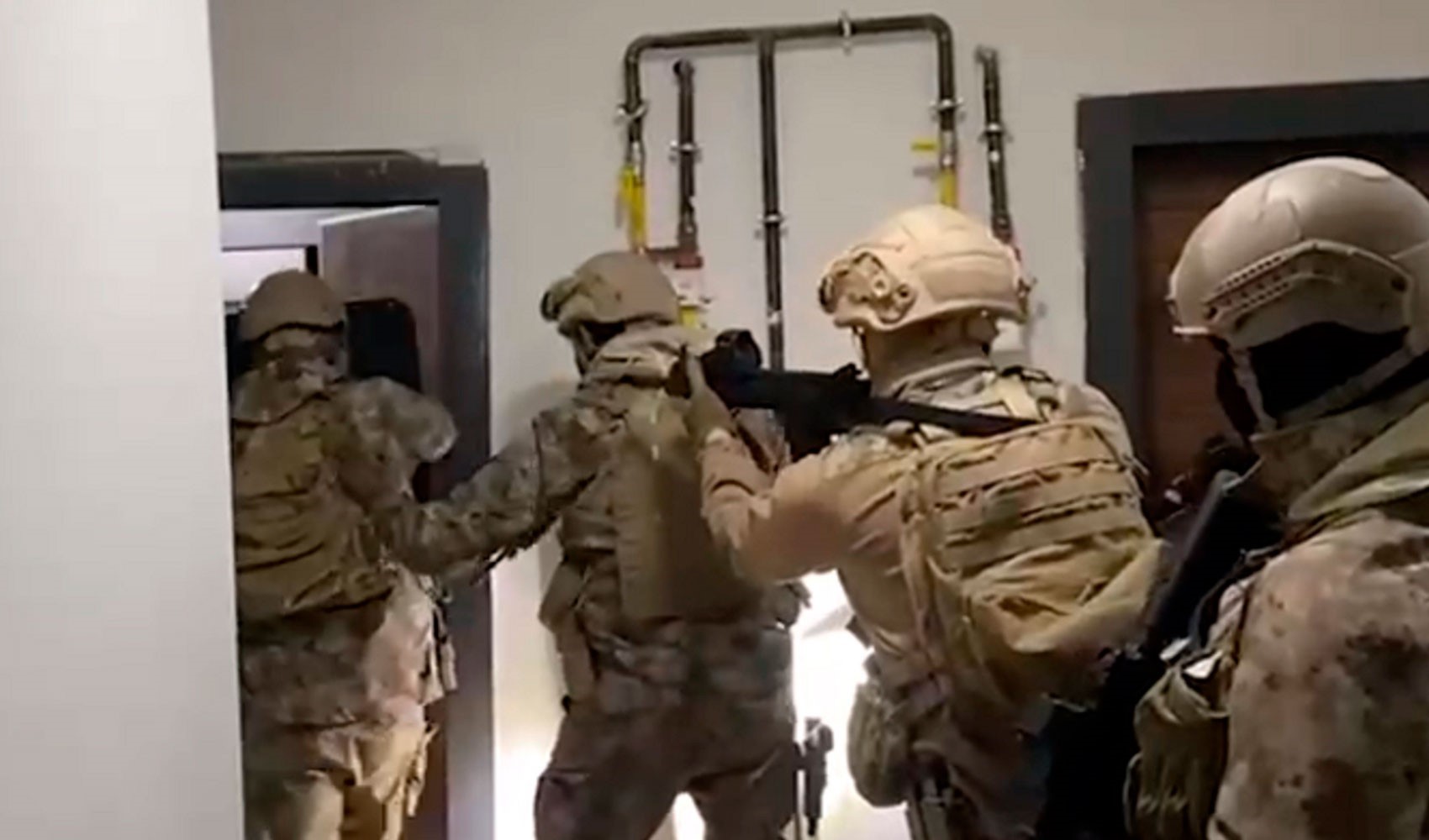 Esnafı haraca bağlayan ’Dönmezler’ suç örgütüne operasyon! 12 kişi tutuklandı