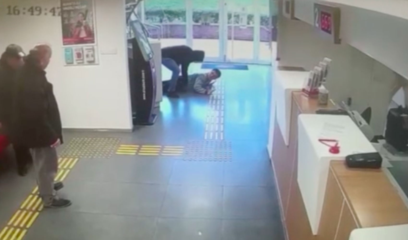 Fatih’teki silahlı banka soygununun görüntüleri ortaya çıktı