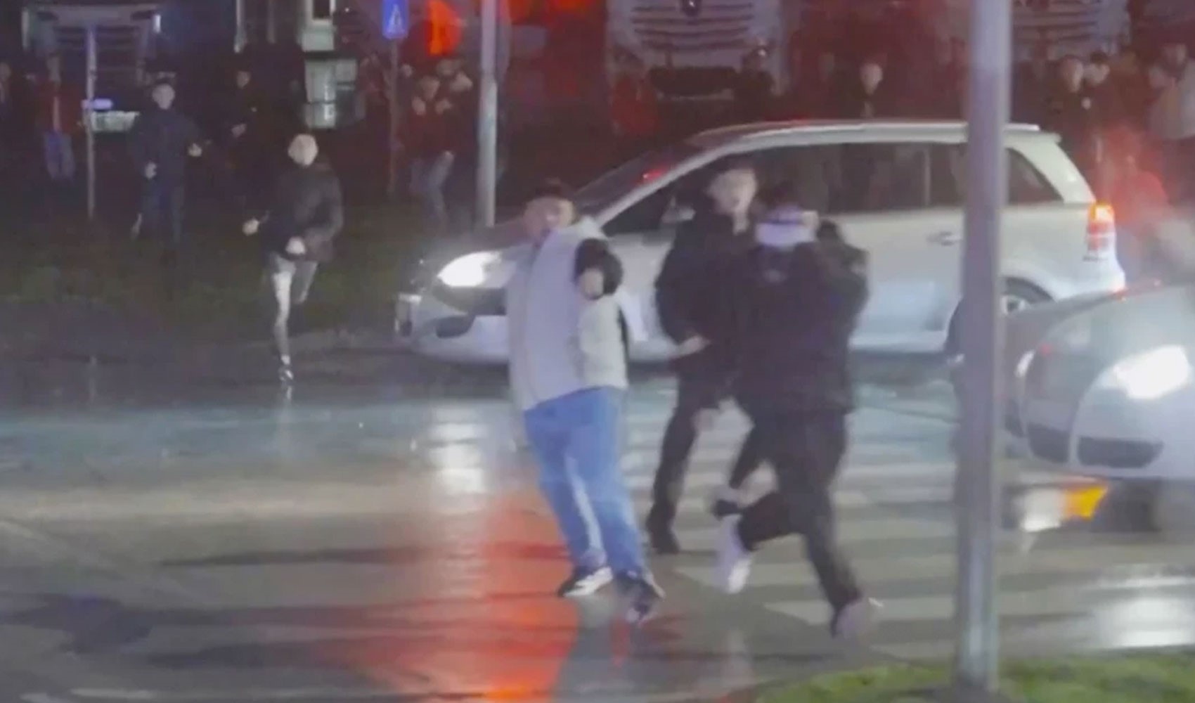 Trabzonspor otobüsünü taşlayan 5 kişi hakkında karar!