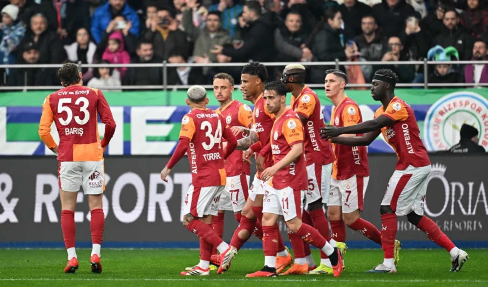 Galatasaray, Rizespor deplasmanından 3 golle çıktı