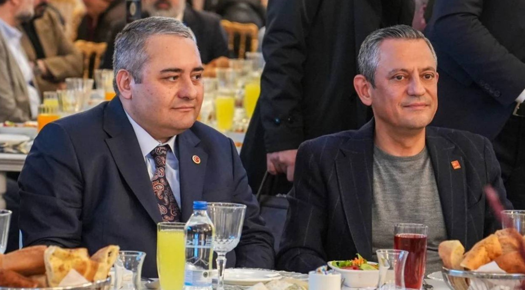 Özgür Özel'in Mesut Özarslan'a gönderdiği mesajların ekran görüntüleri ortaya çıktı! Suç duyurusunda bulunacak