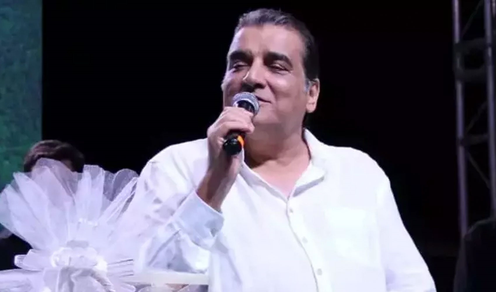 Şarkıcı Ömer Danış'tan üzücü haber