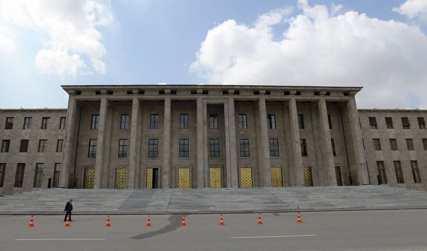 TBMM'deki taciz davasında tutuklu kalmadı!