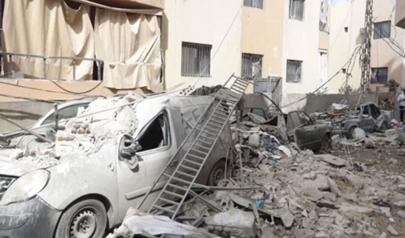 İsrail, Lübnan’da sağlık merkezlerini vurdu