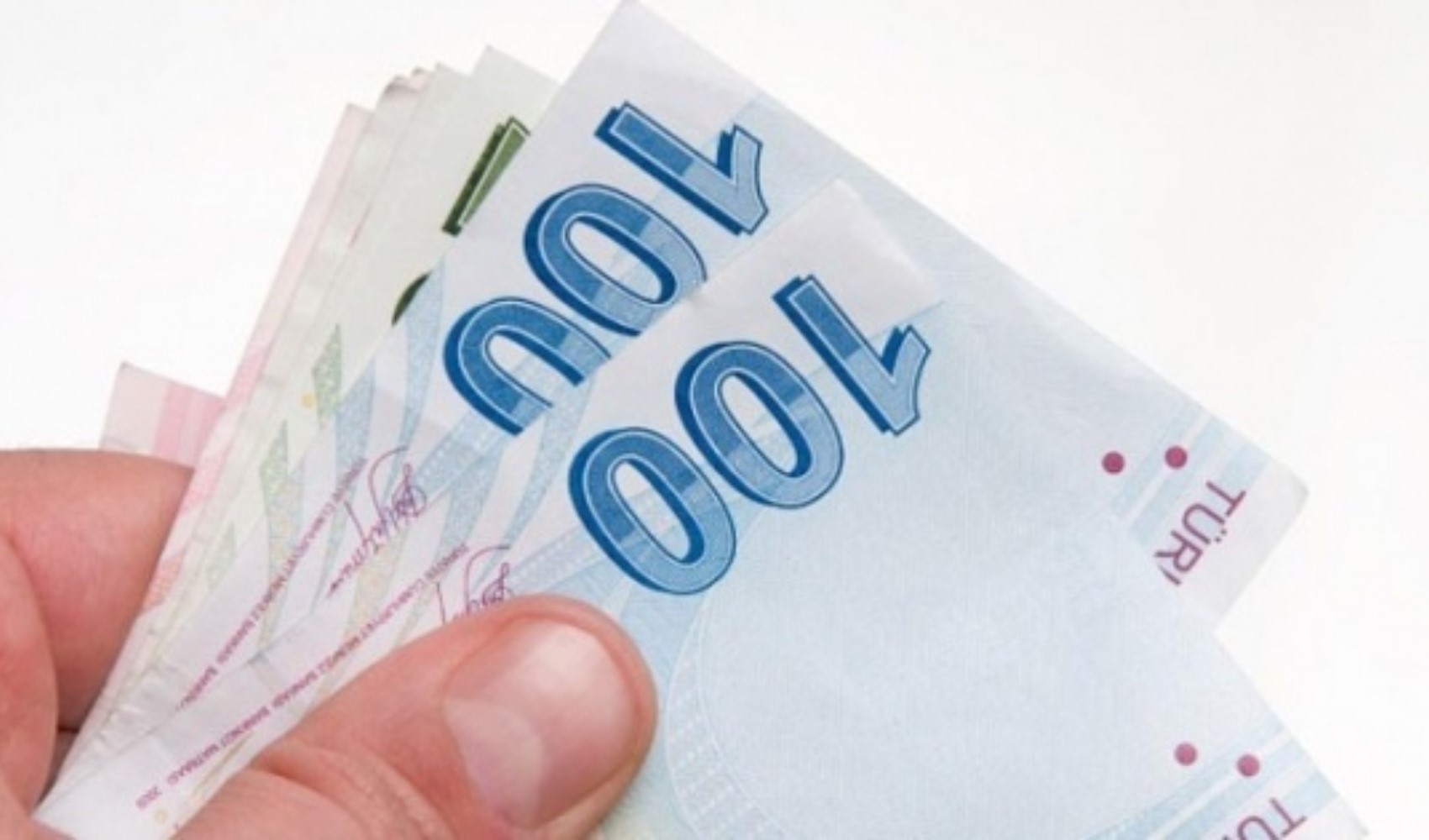 Emekli maaşları ve bayram ikramiyeleri hesaplara yatmaya başladı: İşte ödeme tarihleri...