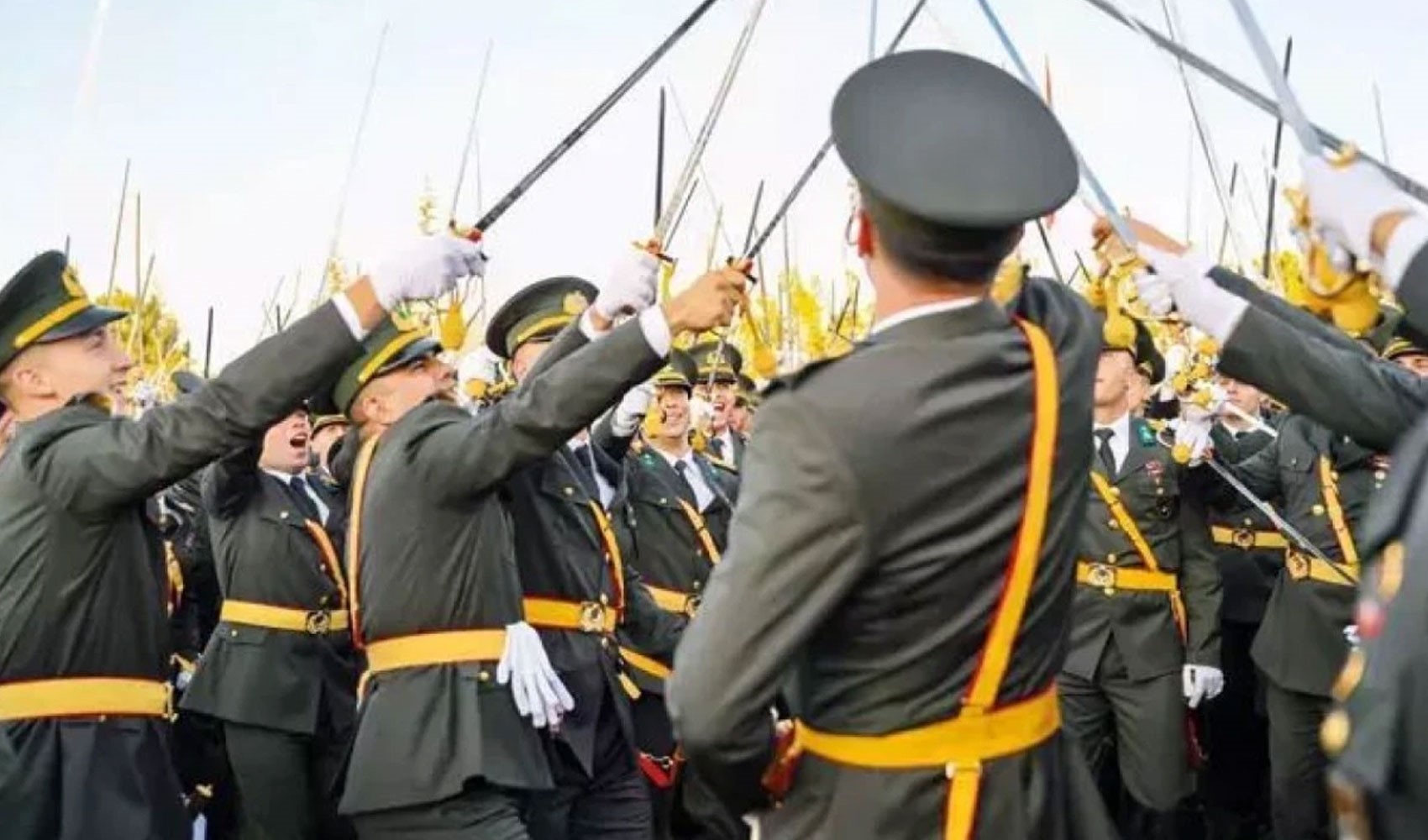 Kılıçlı yemin töreni: TSK'dan ihraç edilen 5 teğmenden biri göreve döndü, MSB istinafa başvurdu!