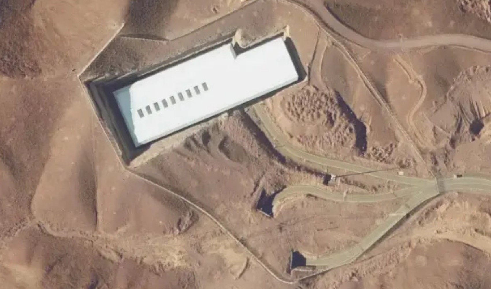 İşte İran'ın derinlerde beklettiği nükleer tesis!