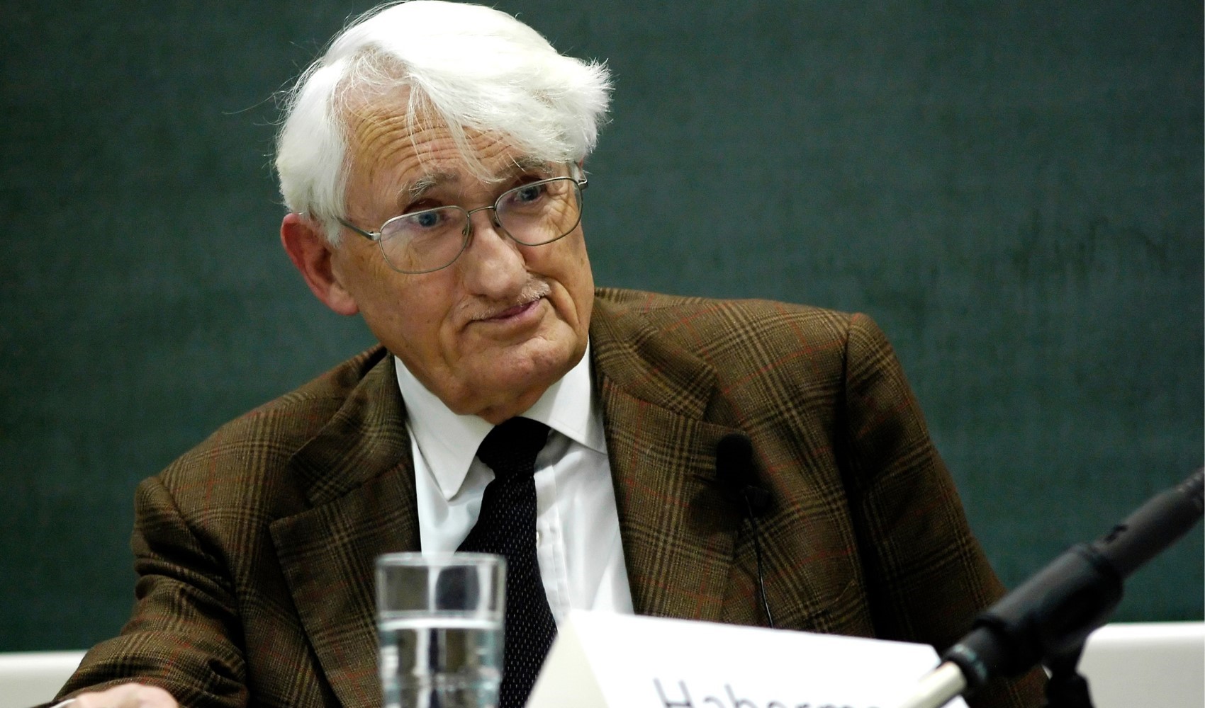 Modern felsefenin usta ismi Jürgen Habermas hayatını kaybetti