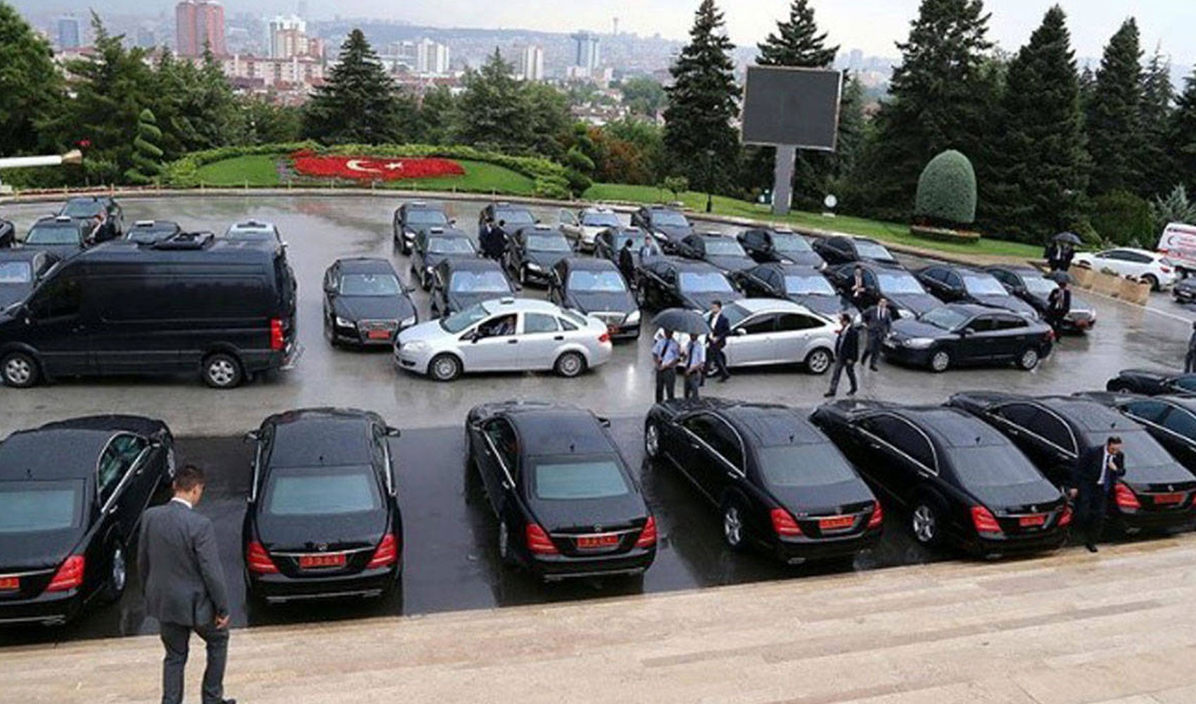 Eski milletvekillerine trafik cezası muafiyeti getirildi