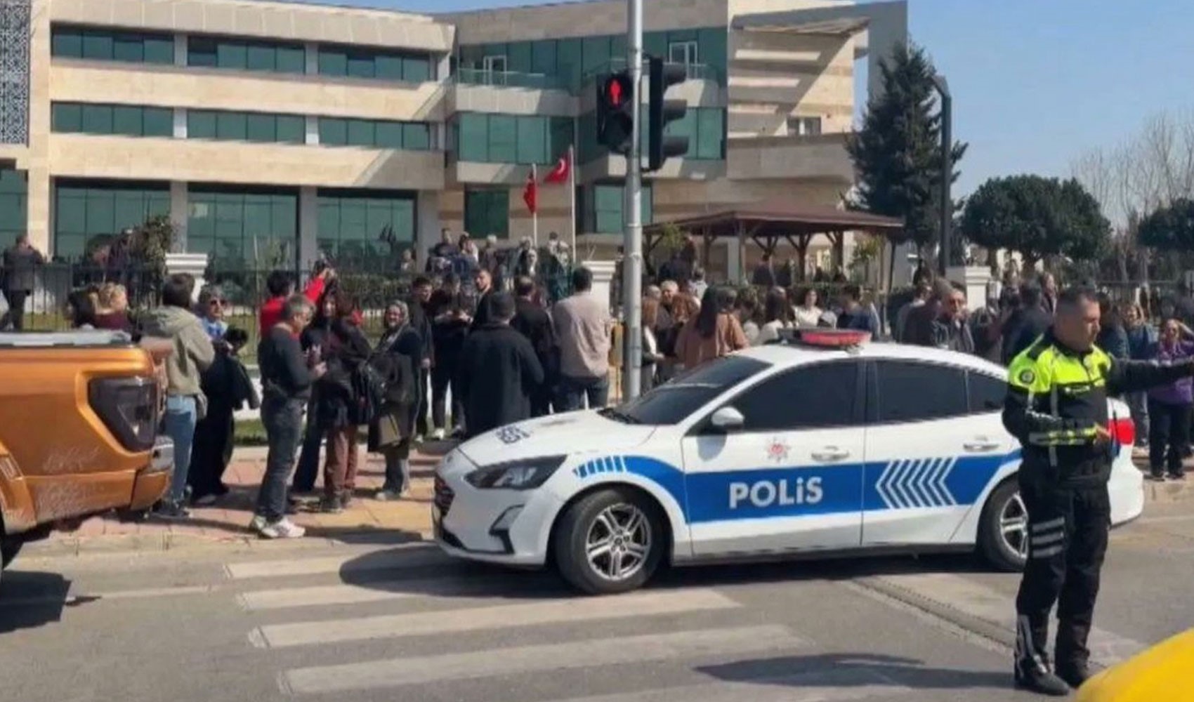 Kepez Kaymakamlığı'nda silah sesleri yükseldi!