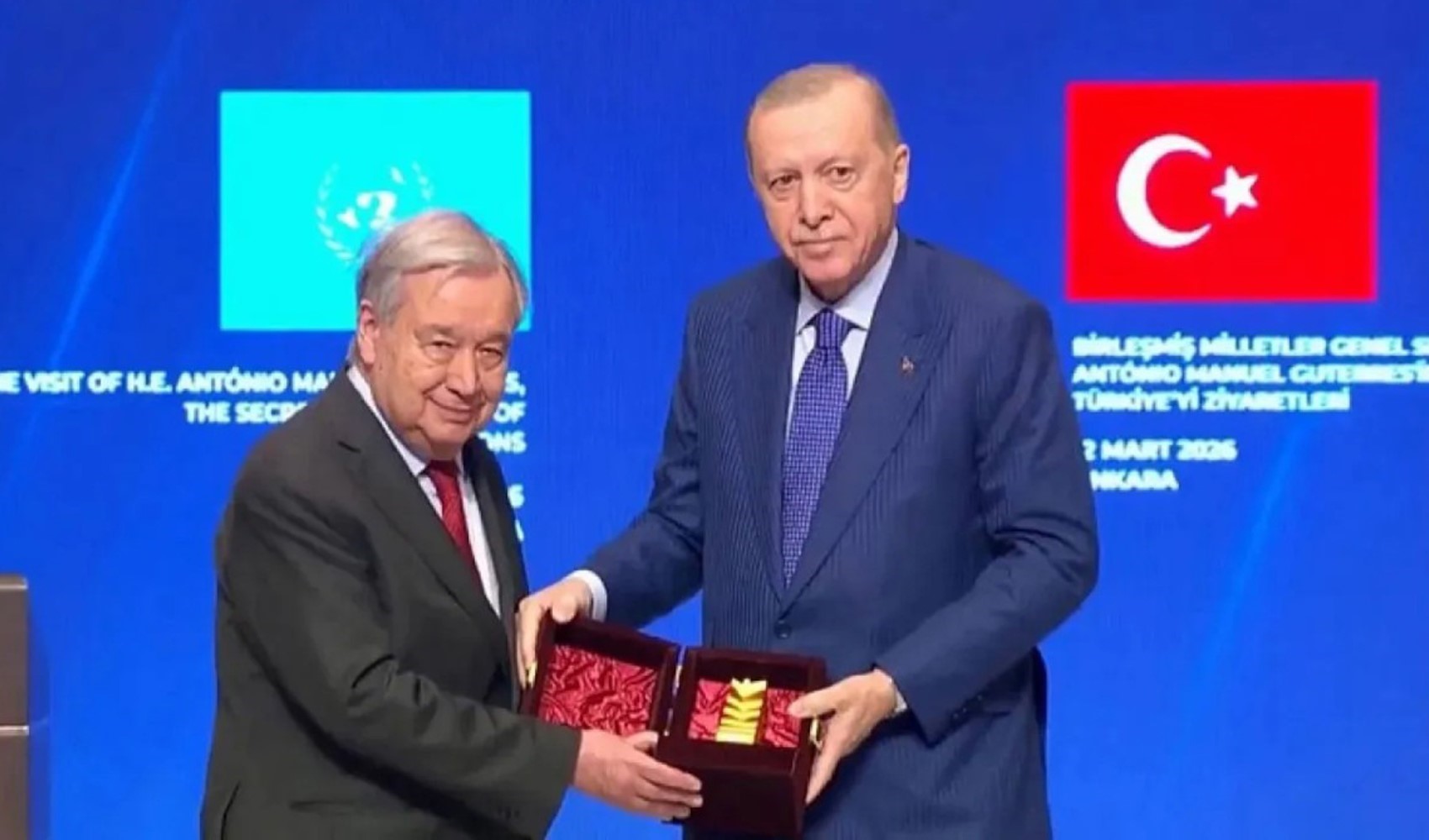 Kafe yöneticisine Atatürk Barış Ödülü vermek!..