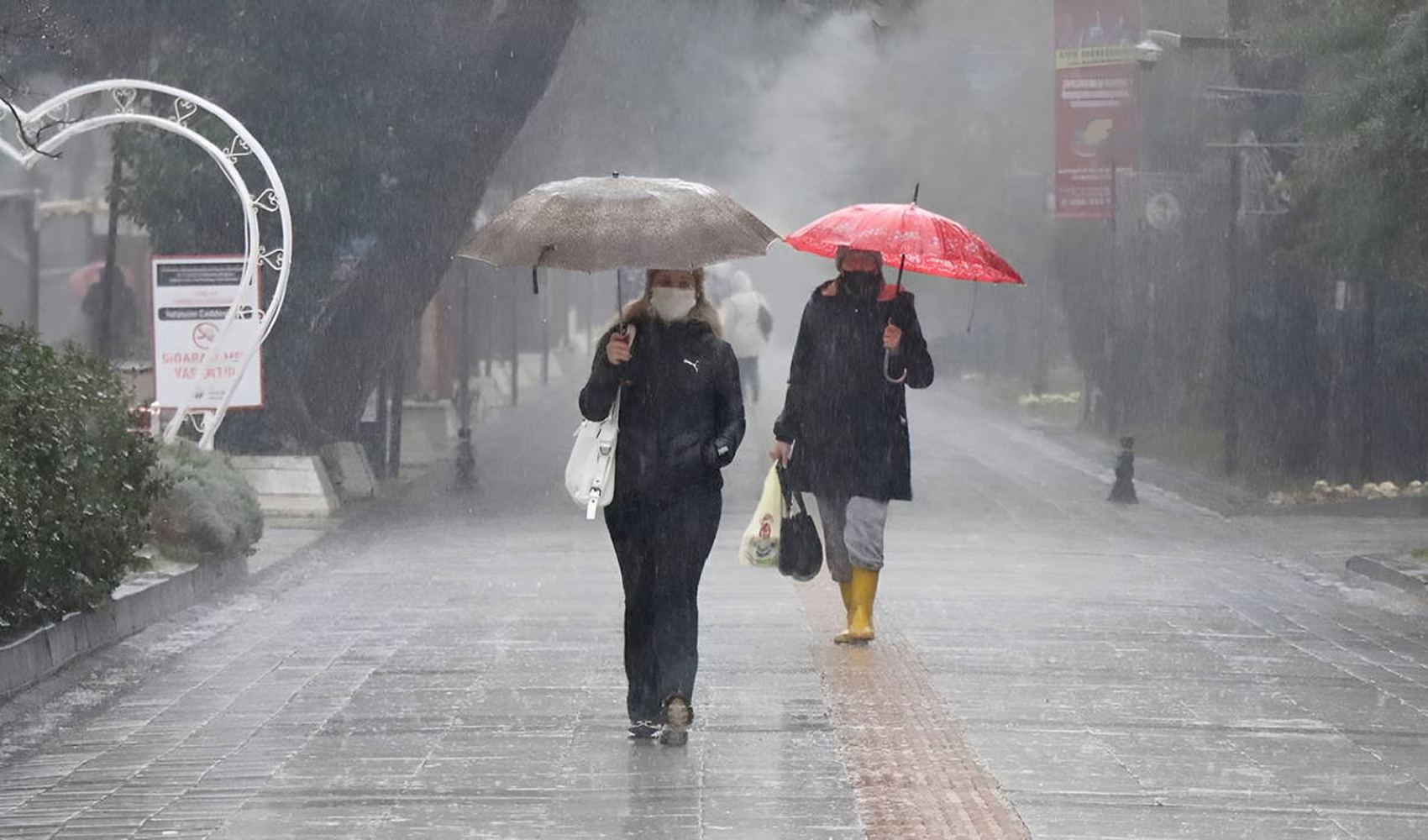 Türkiye bayrama kuvvetli yağışla giriyor