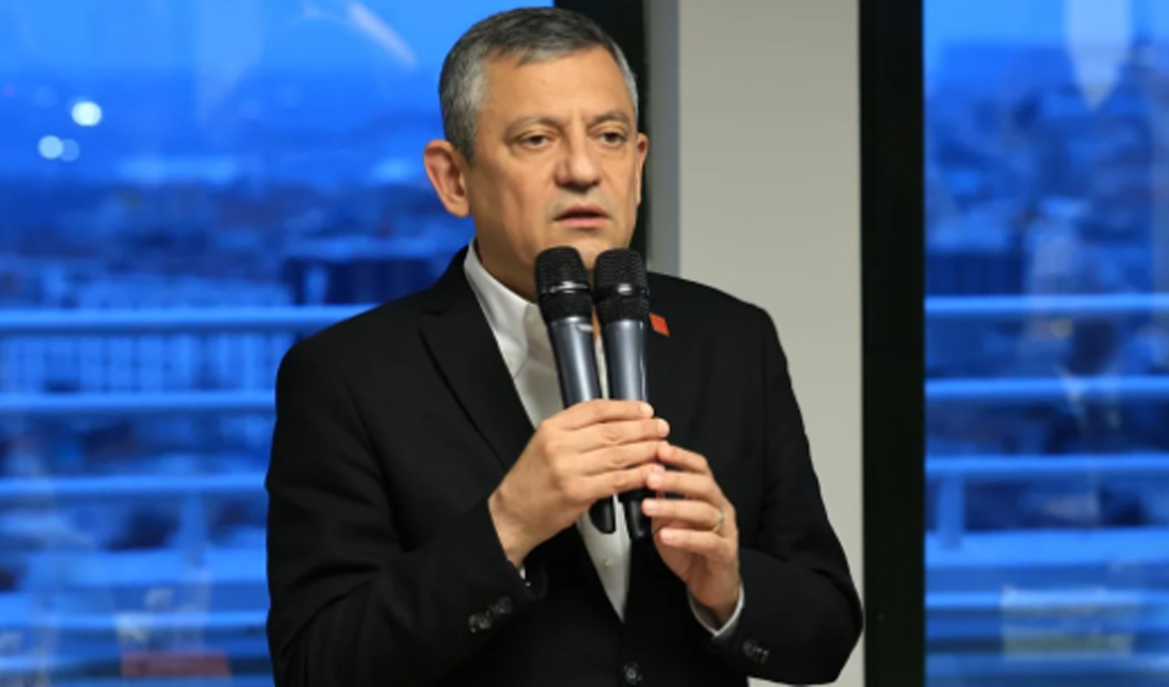 Saraçhane'de Ramazan'ın son iftarını yapan Özel'den 'yeni iktidar' mesajı: Yarınlarında bizler olacağız