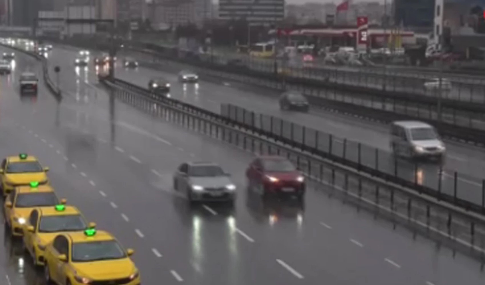 Bayram sabahında yollar bomboş kaldı