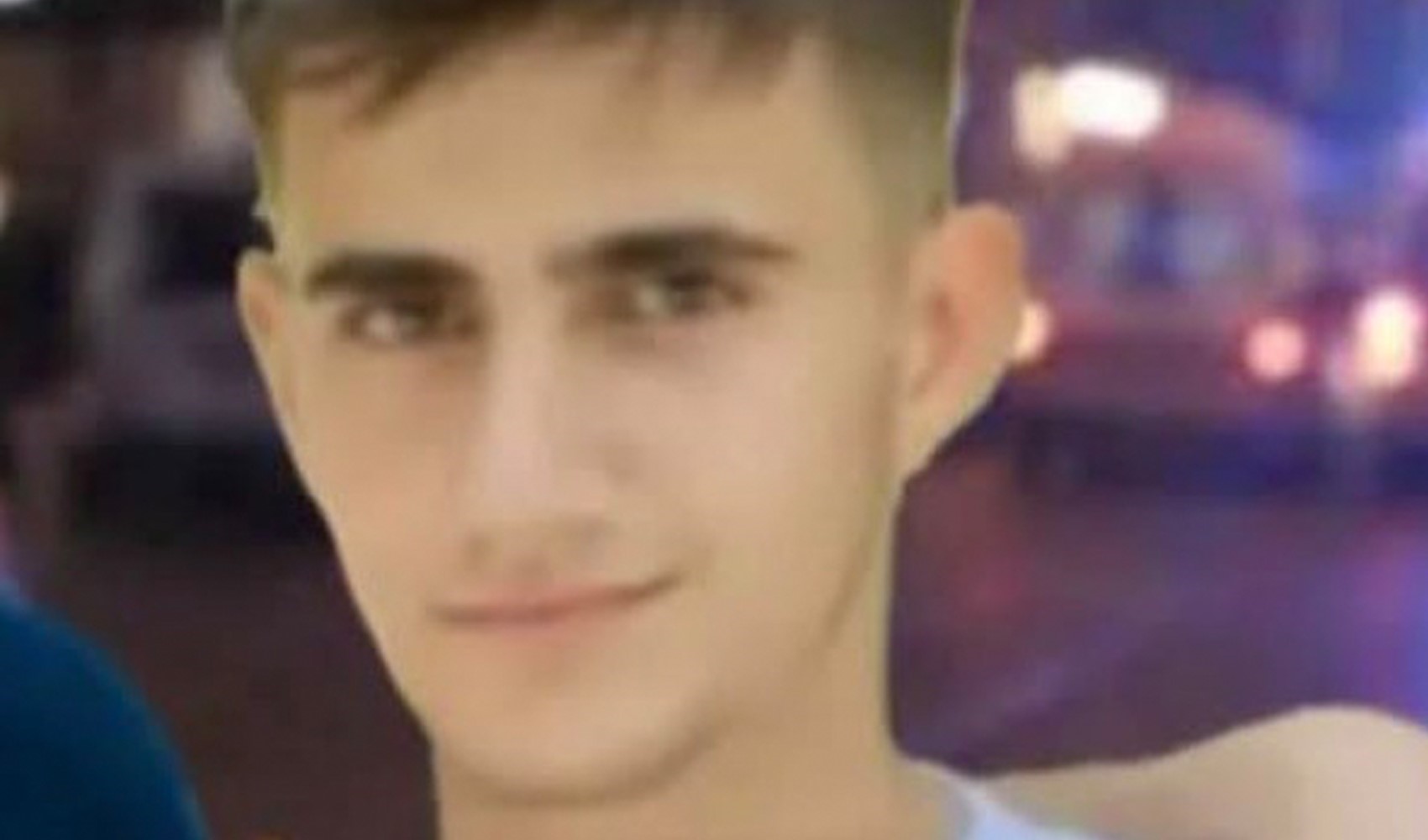 Yol kesip bıçakla saldırdılar: 17 yaşındaki çocuk öldü